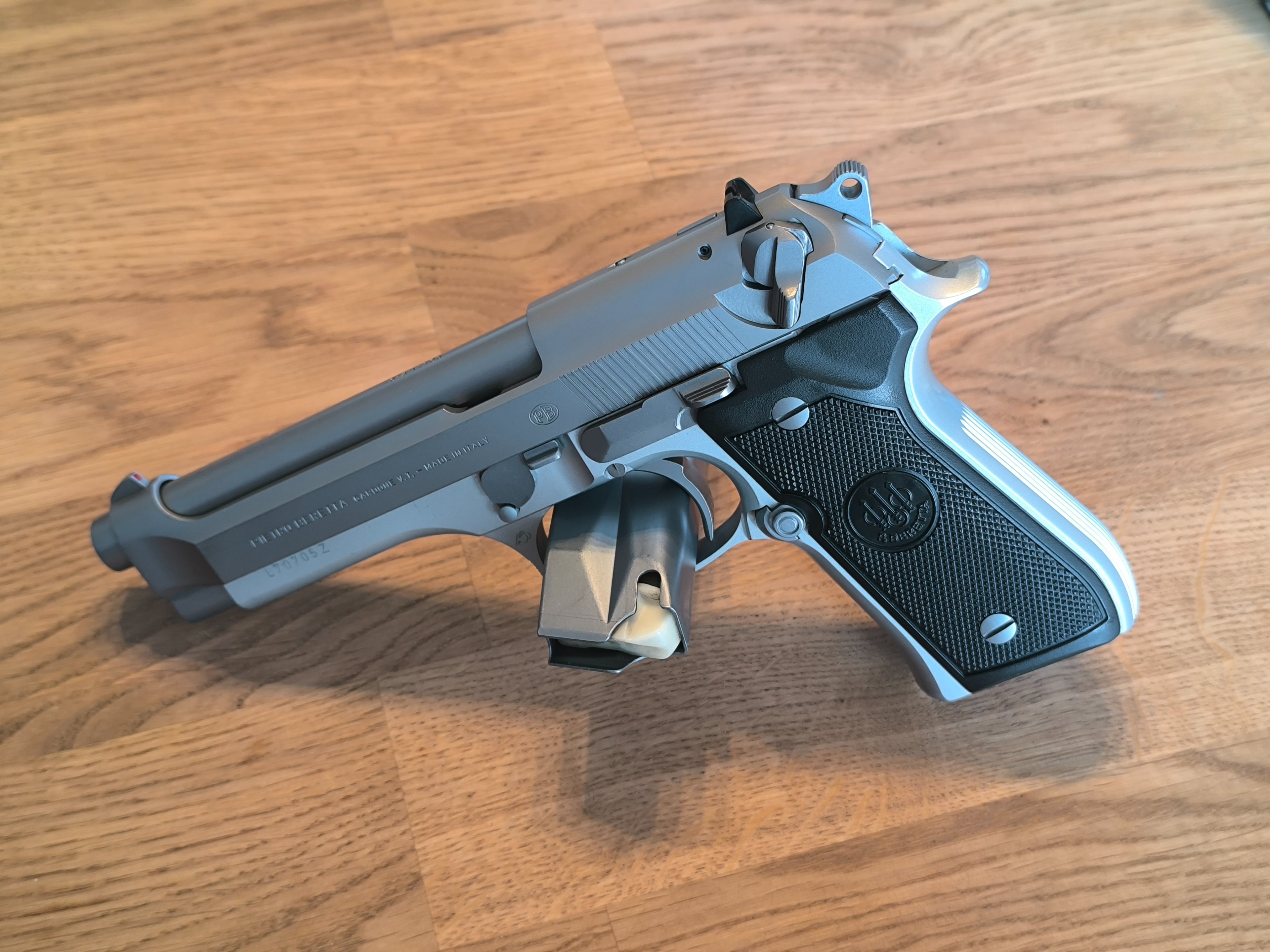 Beretta 92 FS Inox „Ghost“ – Baujahr 1994 (Italien-Fertigung) im Top-Zustand – Bild 2