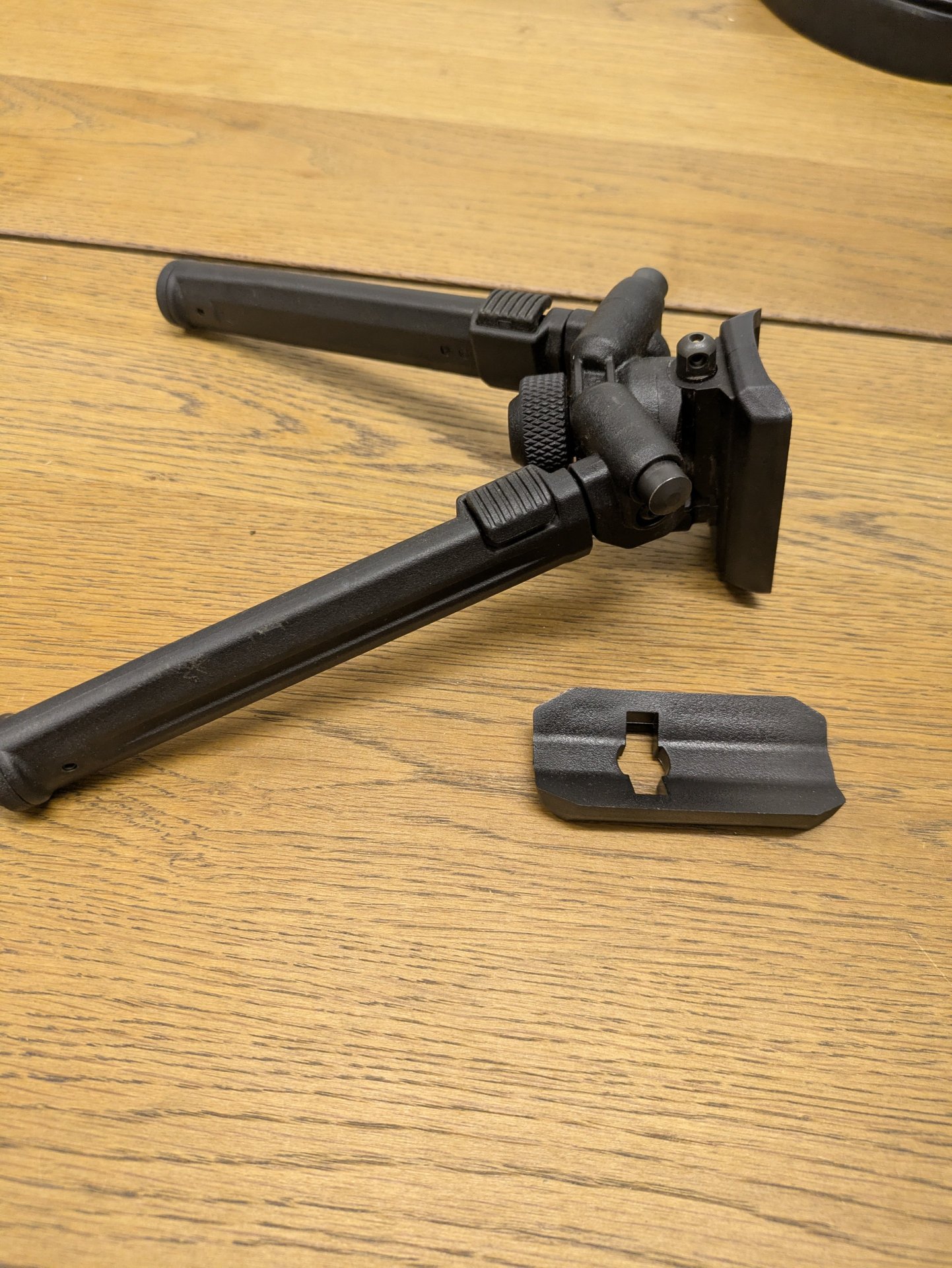 Magpul Zweibein für Riemenbügelöse (MAG1075) – Bild 1