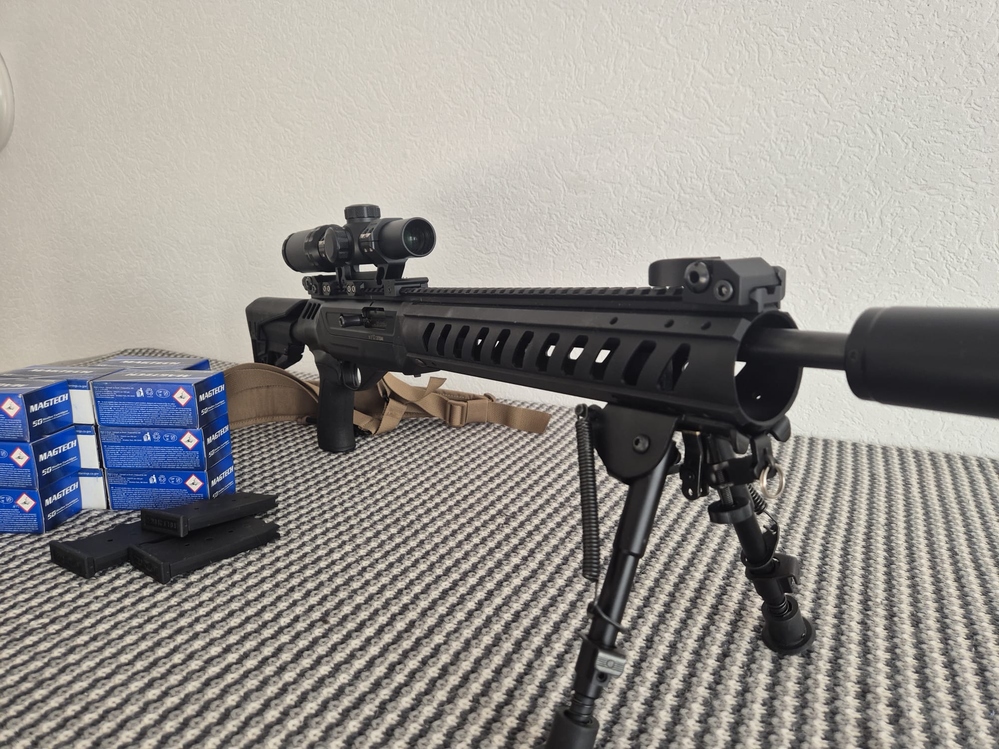 CZ 512 Tactical mit zfr Vector Optics Grizzly 1-4x24 , Bipod ,Hülsenfangsack – Bild 4