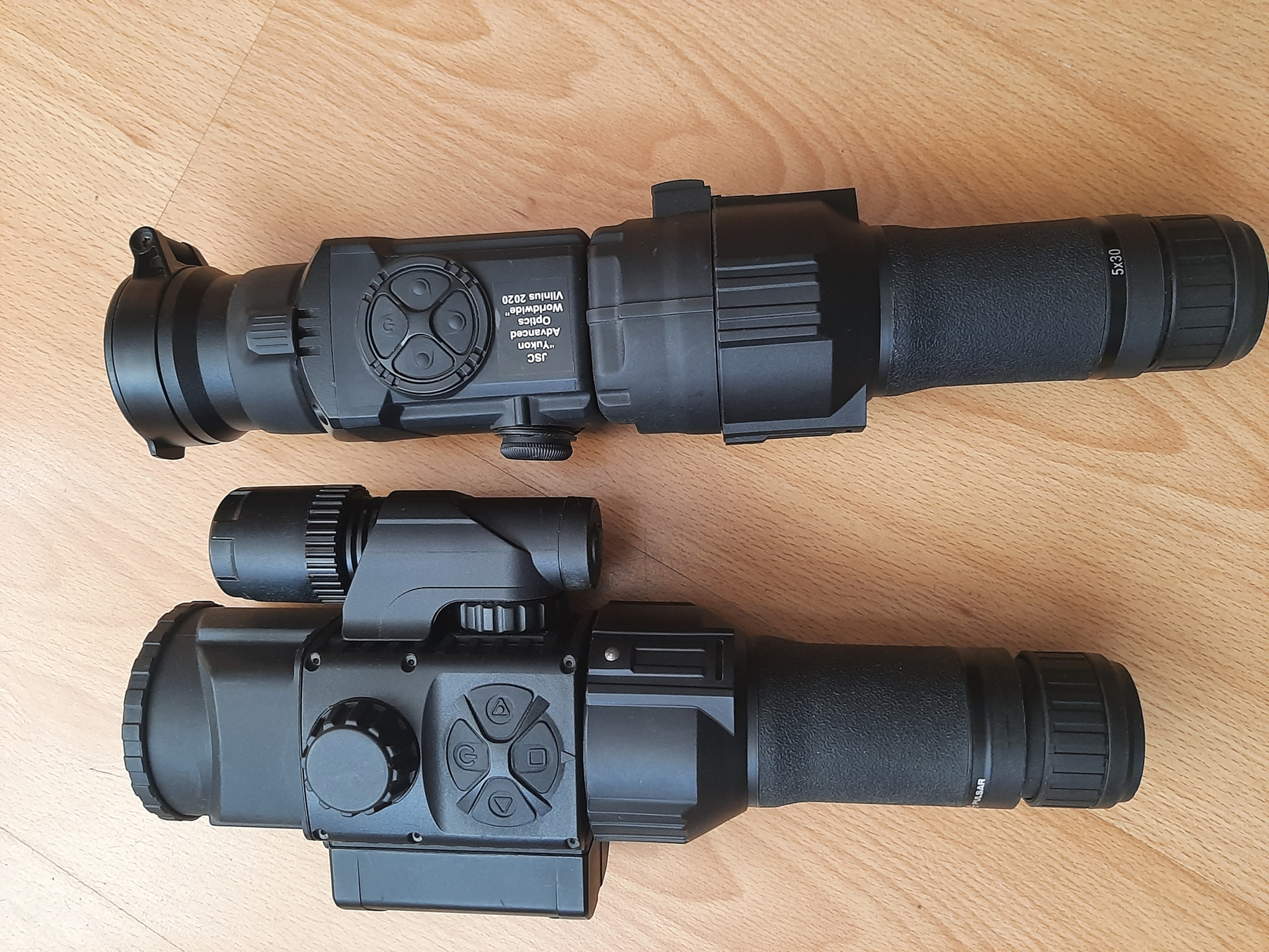 Pulsar CoreFXQ55BW i FORWARD FN155 – Bild 1