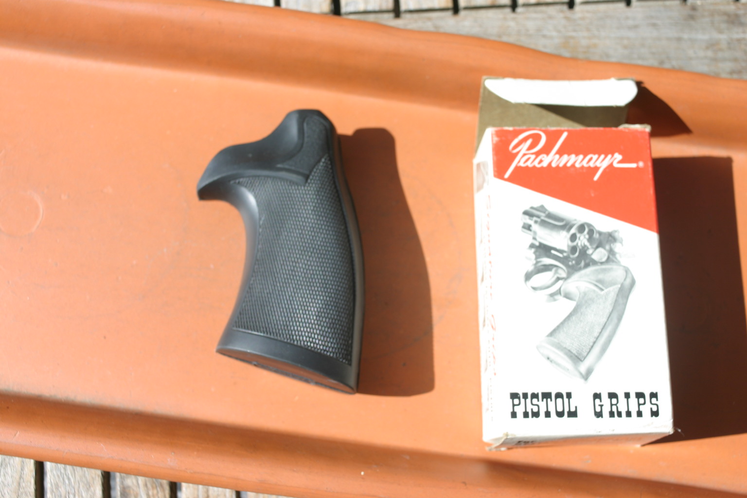 Pachmayr Presentation Griff für Colt Python – Bild 2