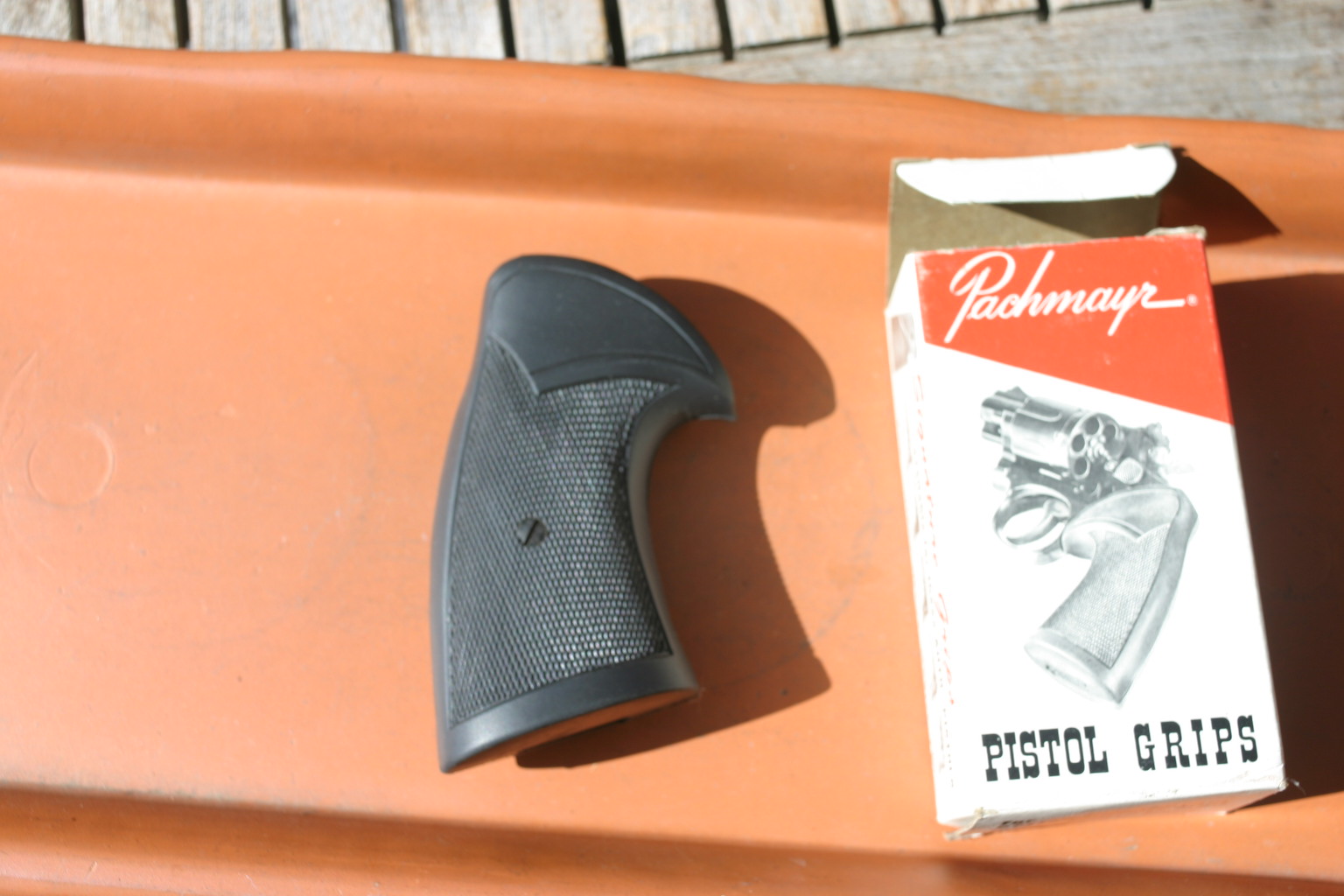 Pachmayr Presentation Griff für Colt Python – Bild 1