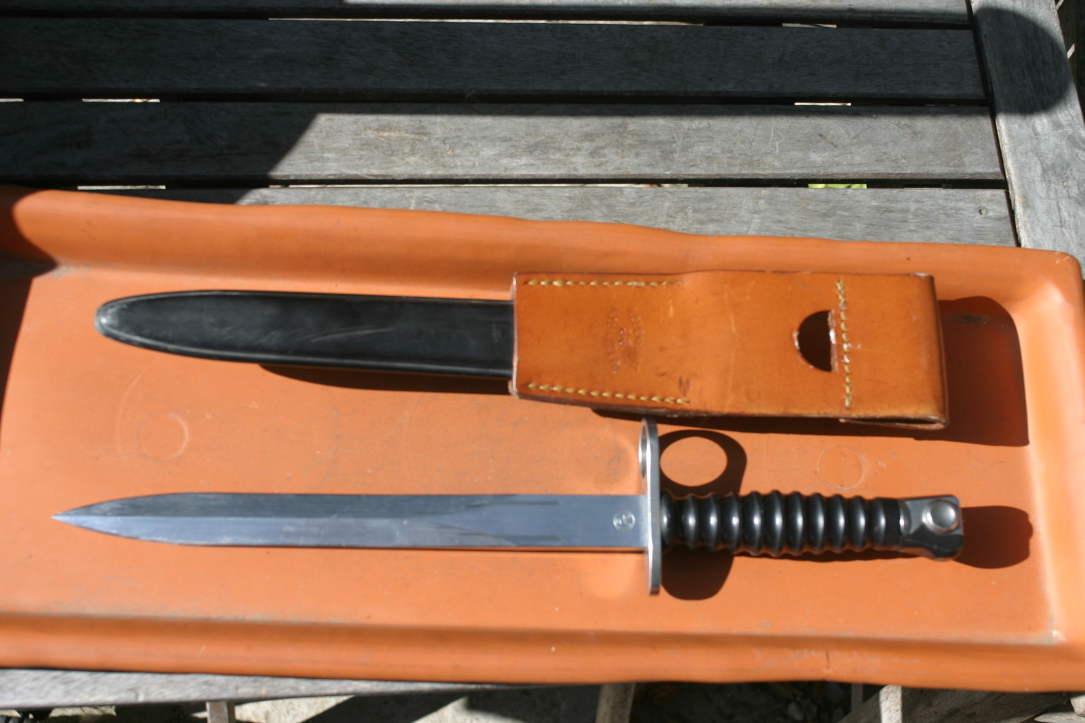 Schweizer Bajonett für M57 mit Lederkoppelschuh – Bild 2