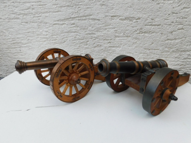 2 schöne grosse Vollmetallkanonen – Bild 1