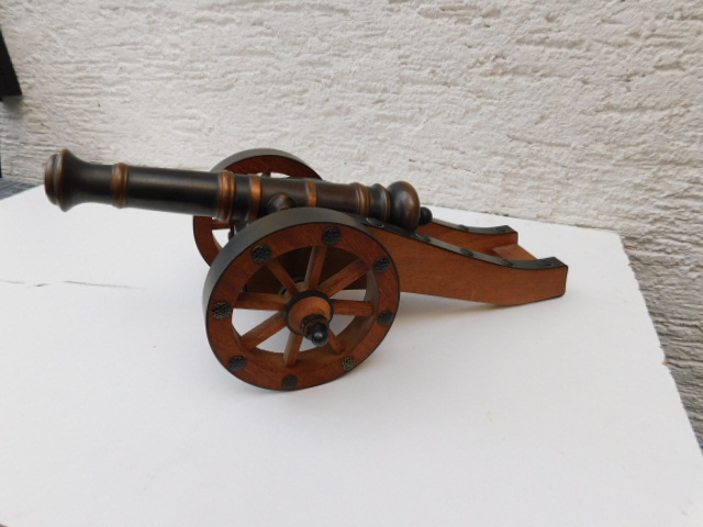 2 schöne grosse Vollmetallkanonen – Bild 4
