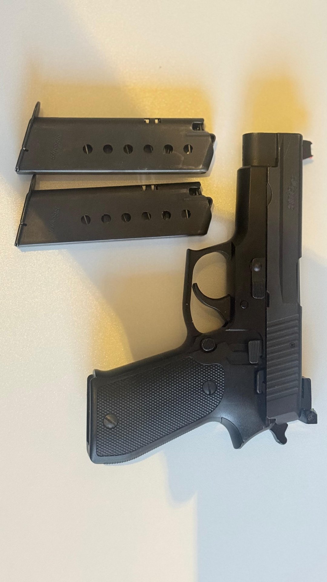 SIG Sauer P220 .45 ACP – Made in Germany – Bild 1