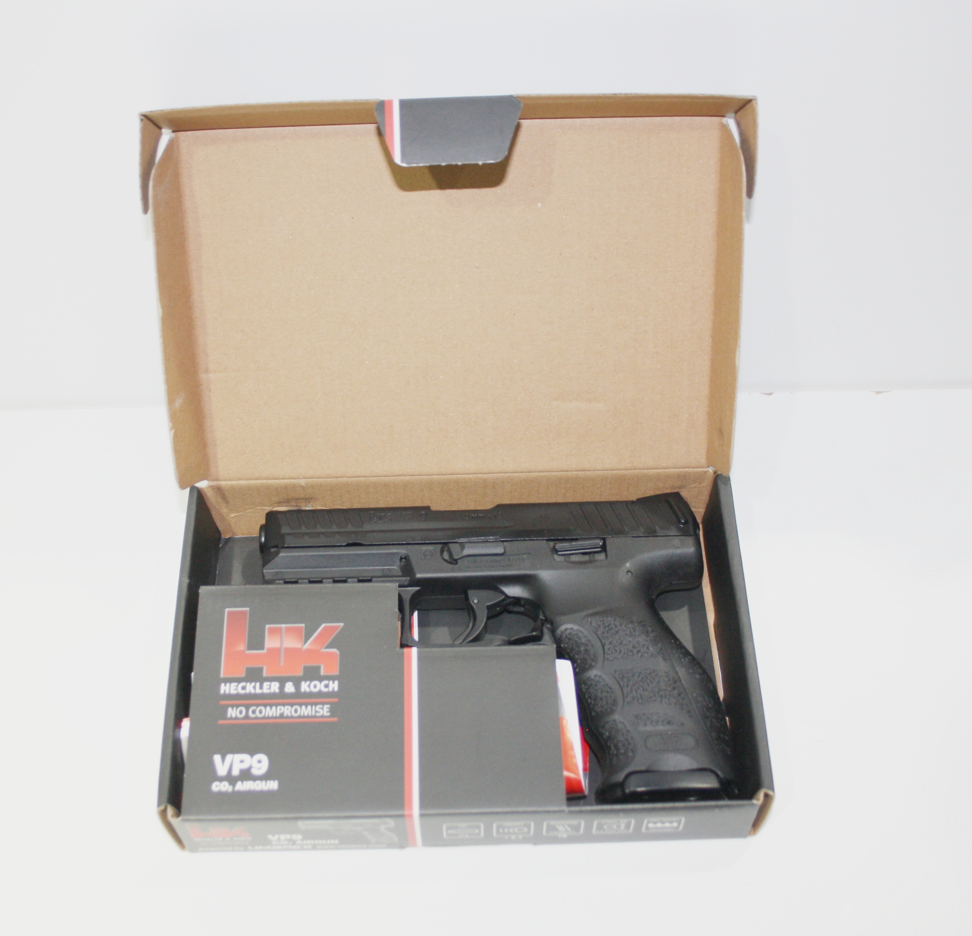 Heckler & Koch VP9 Schwarz - 4,5 mm Stahl BB Blowback Co2-Pistole (P18), Sammlung – Bild 1