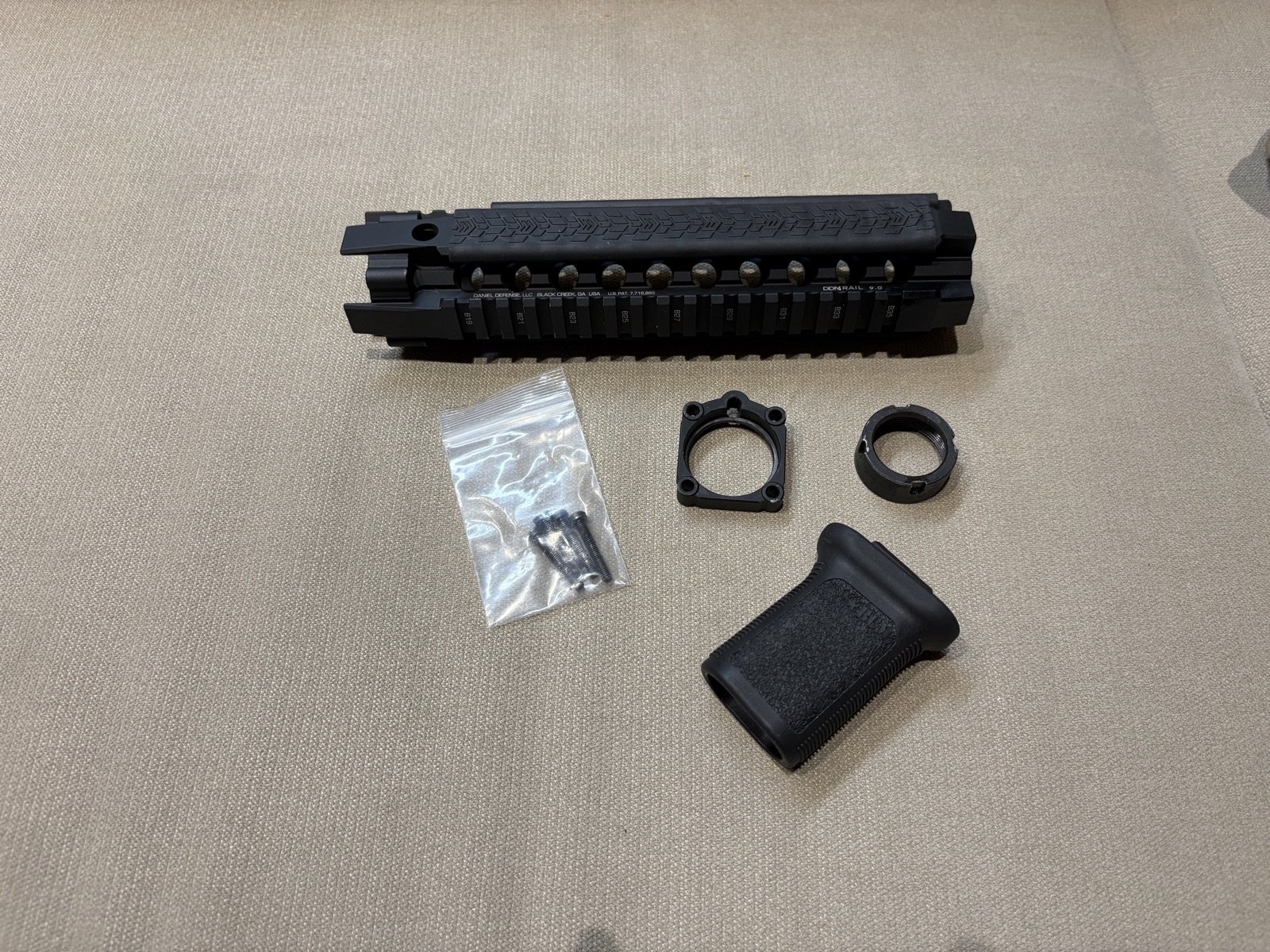 Daniel Defense DDM4 Rail 10.0 Handschutz / Quad Rail inkl. Barrel Nut – Bild 1