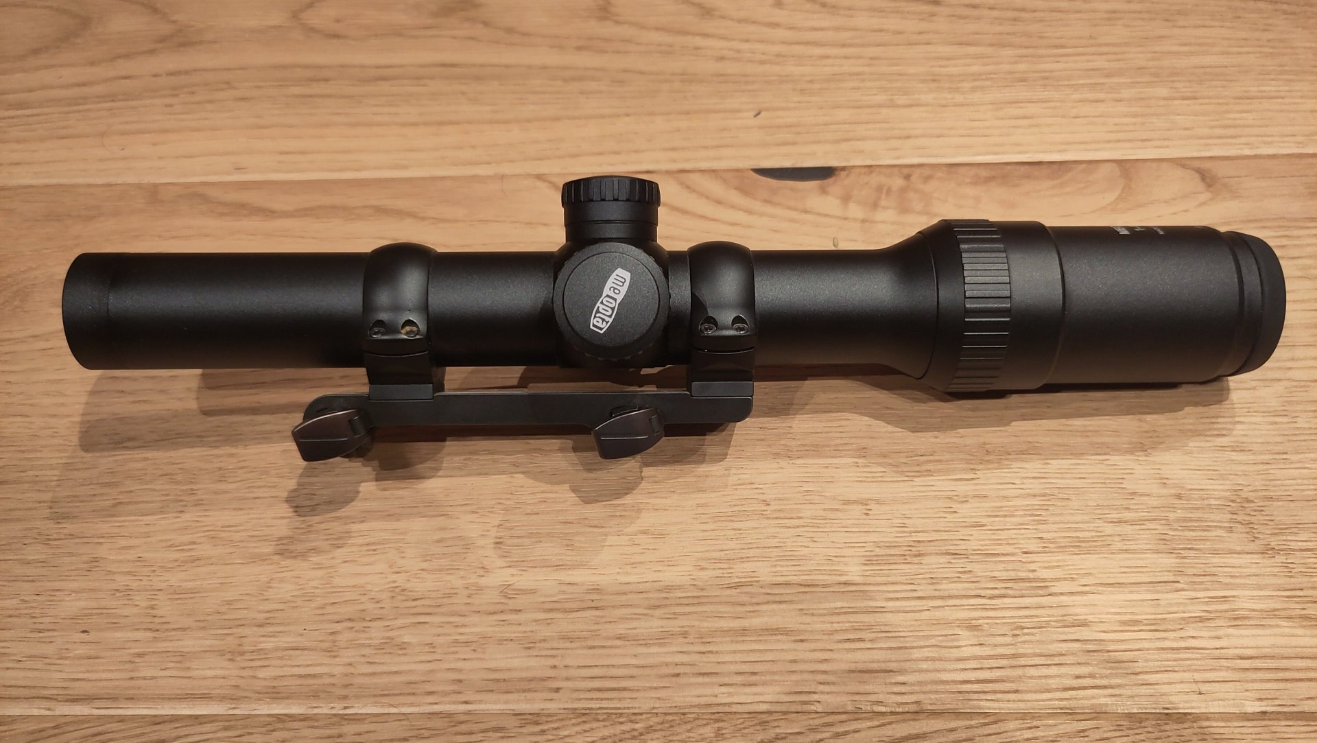 Drückjagdglas Meopta R1, 1-4x22 mit K-Dot auf Blaser Sattelmontage mit Ringen – Bild 1