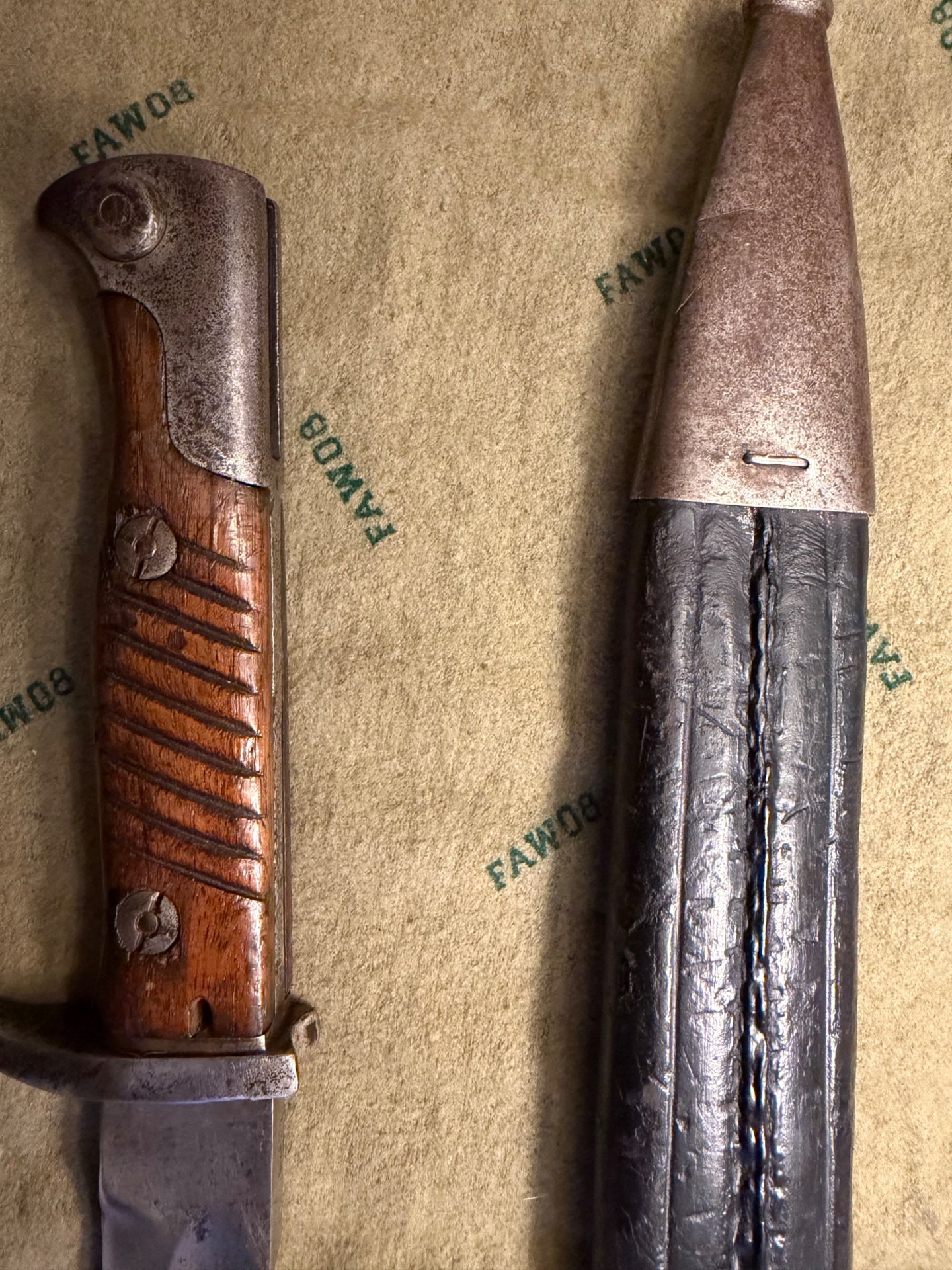 98/05 neue Art mit Sägerücken Butcher Sawback 1915 Lederscheide Haenel Suhl – Bild 4