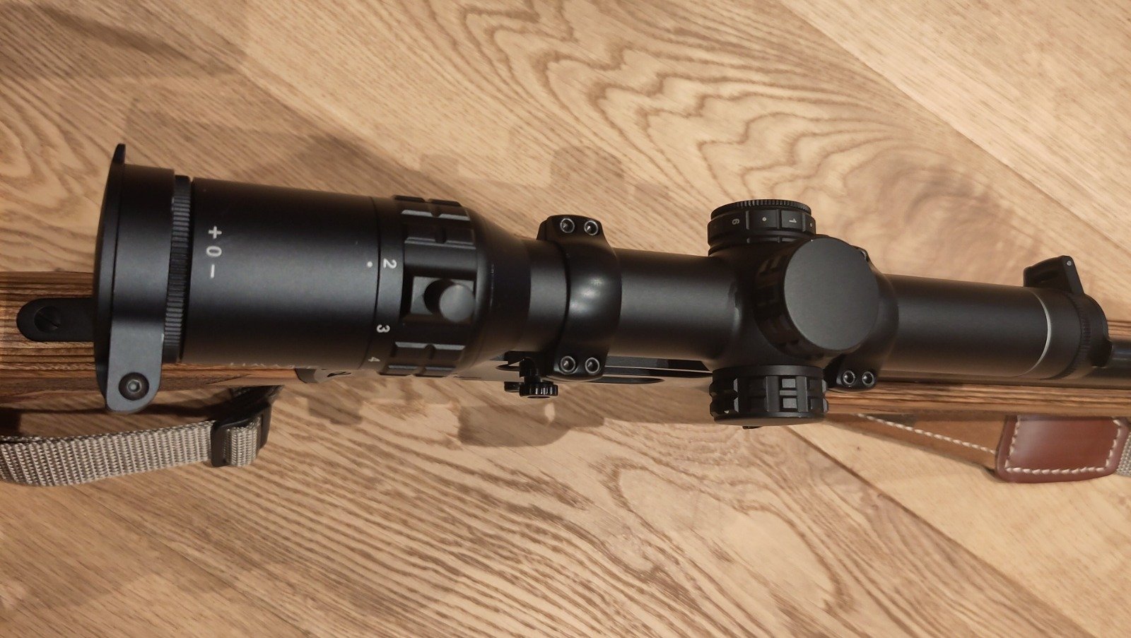 Zielfernrohr Hawke Frontier 30 1-6x24 für Drückjagd mit Leuchtpunkt und Montage – Bild 1