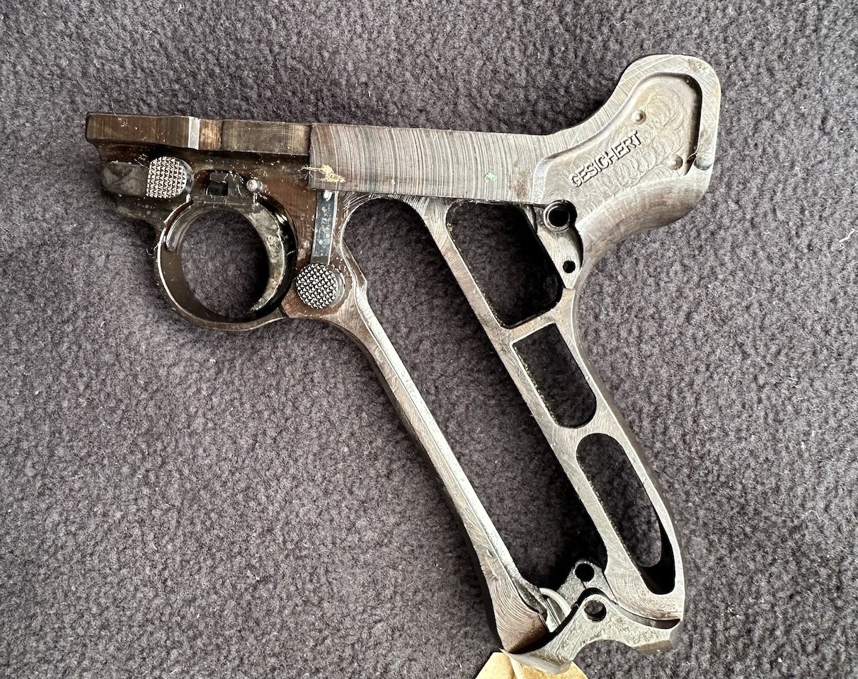 Pistole 08 - Griffstück - unbearbeitet - ohne Nummer - WK II WW II – Bild 1