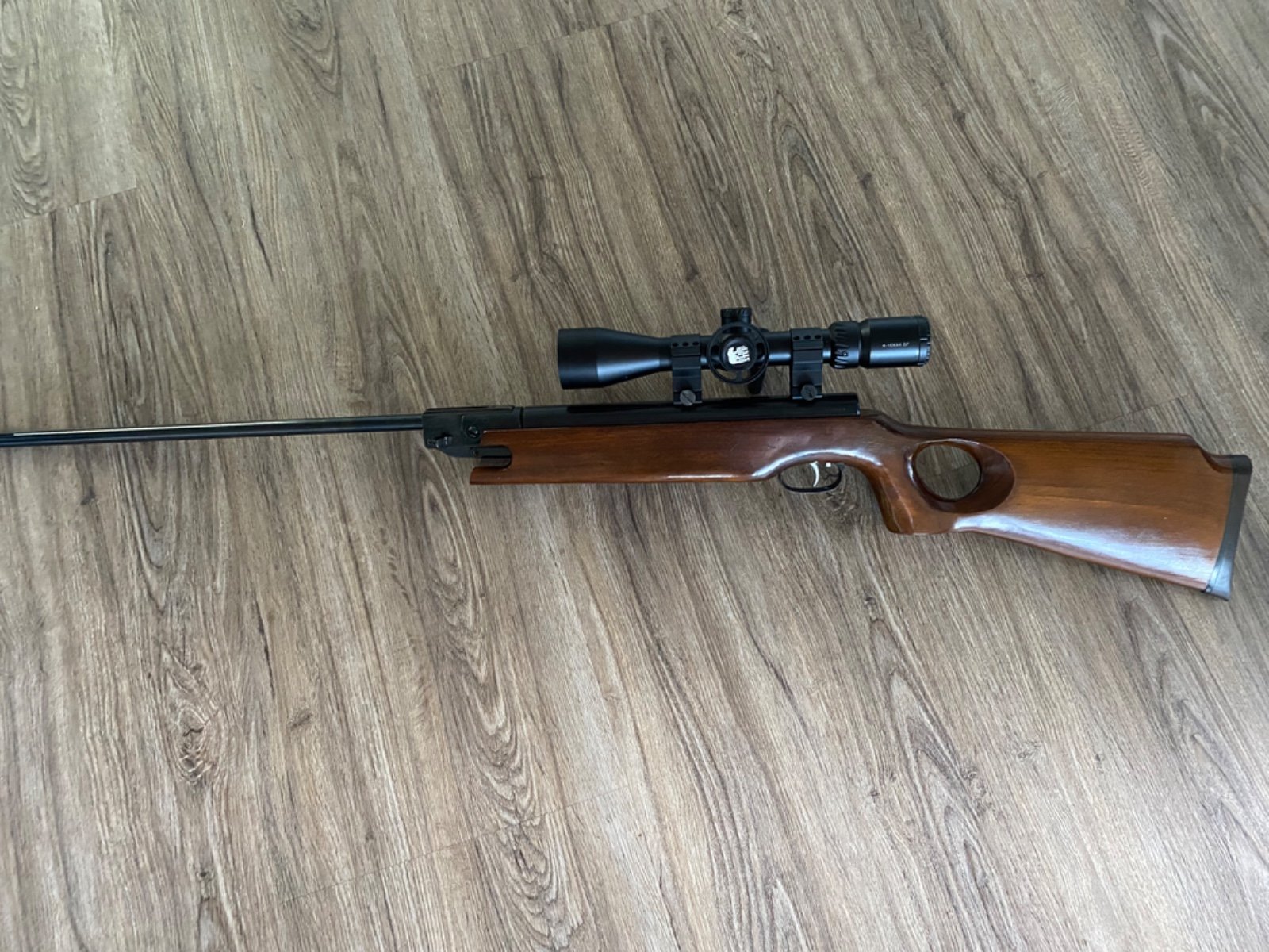 Luftgewehr Weihrauch HW35 mit Lochschaft – Bild 1