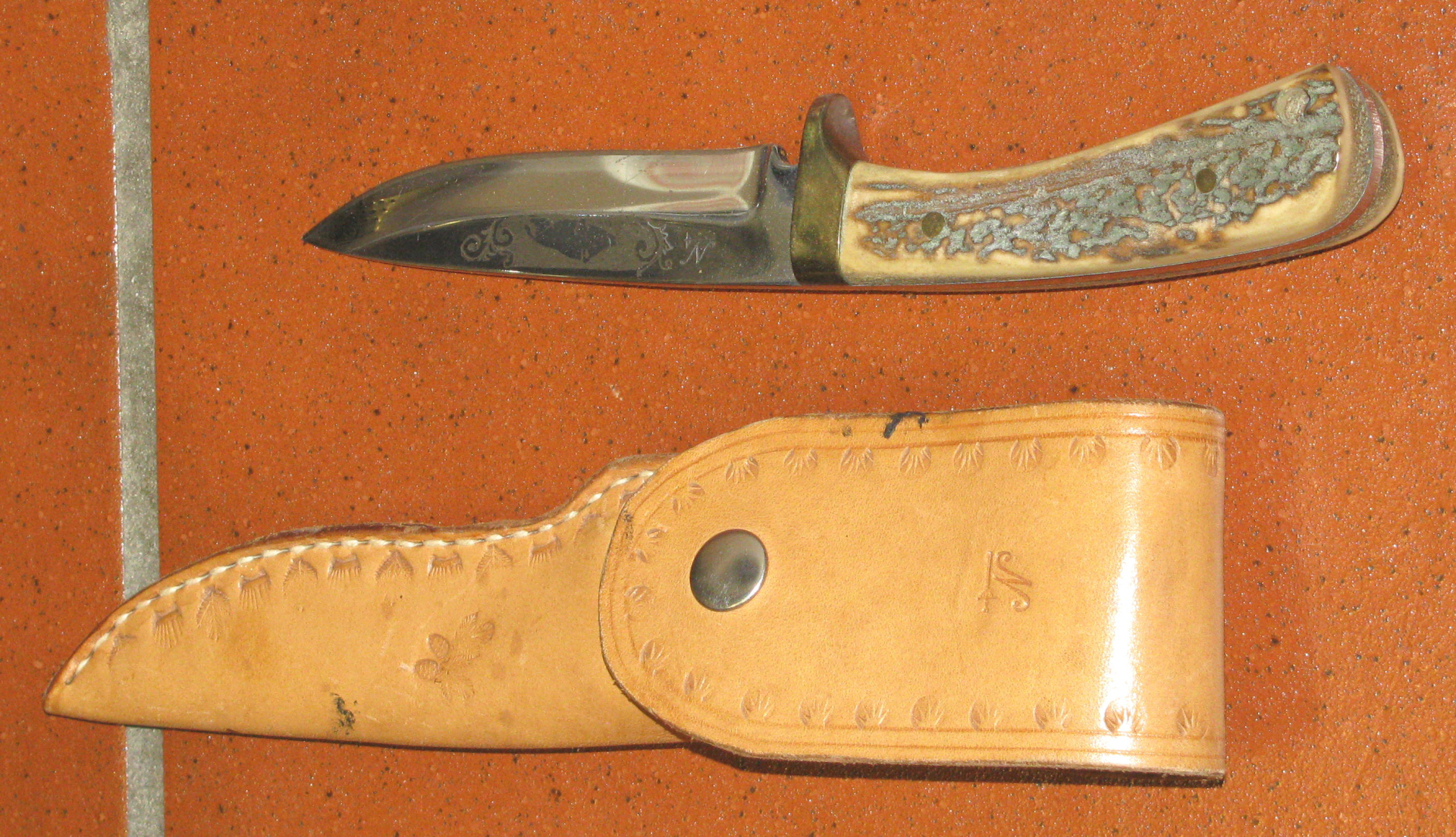 Jagdmesser mit Horn und Lederscheide – Bild 1