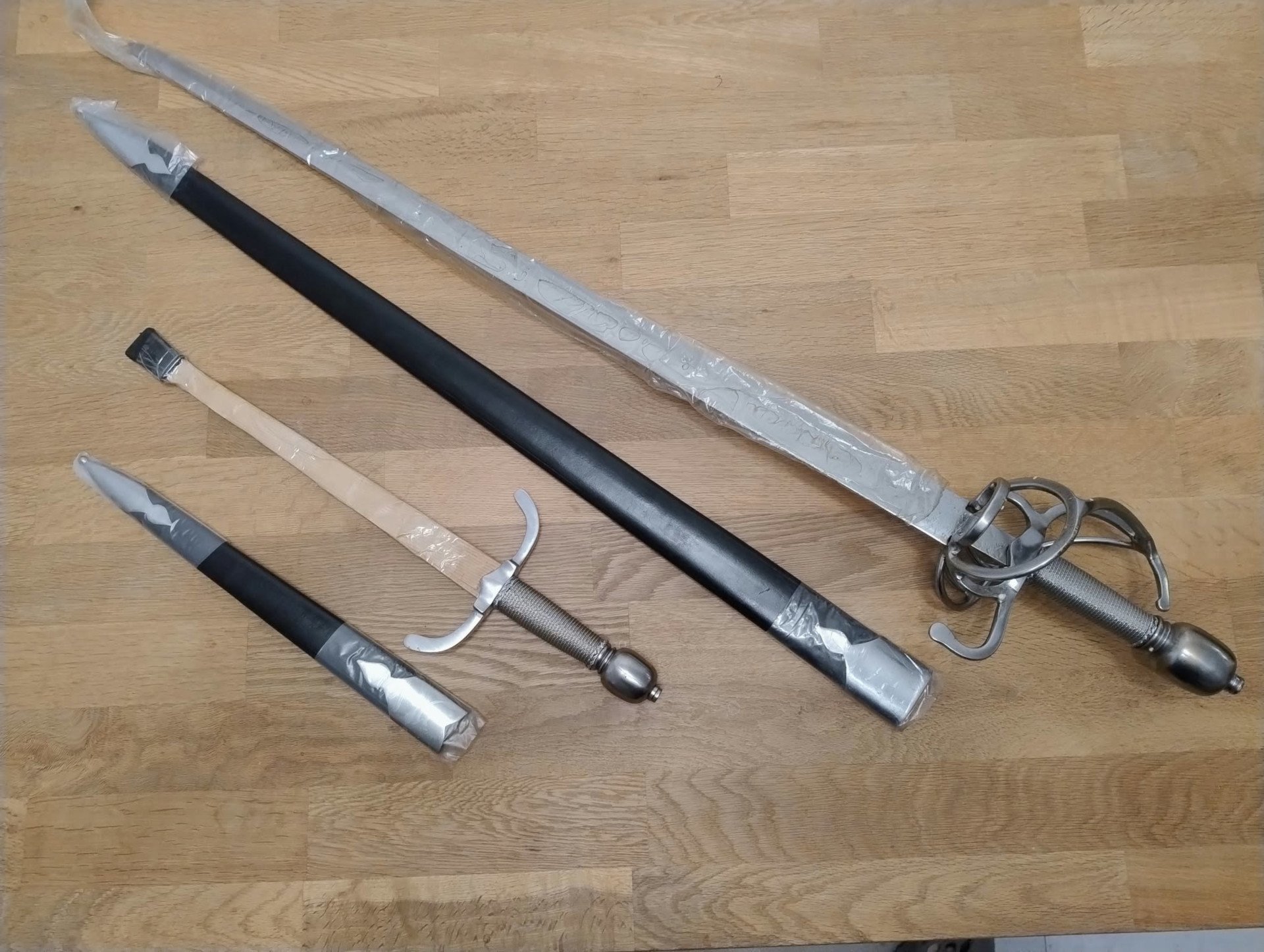 Windlass Munich Town Guard Sword & Dagger - original Folie - als Set sehr selten – Bild 1