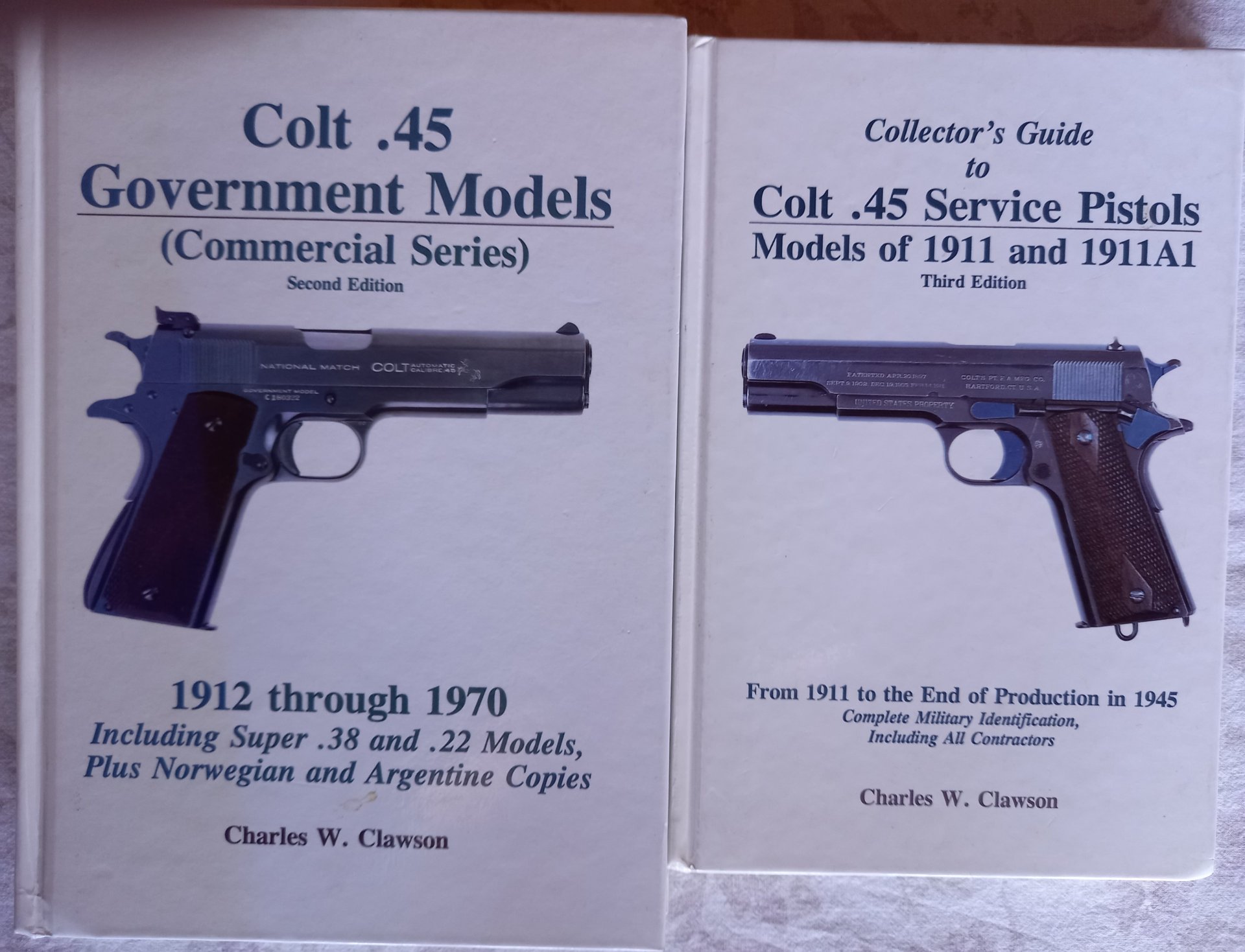 3 Bücher " COLT. 45 SERVICE PISTOLS " – Bild 2