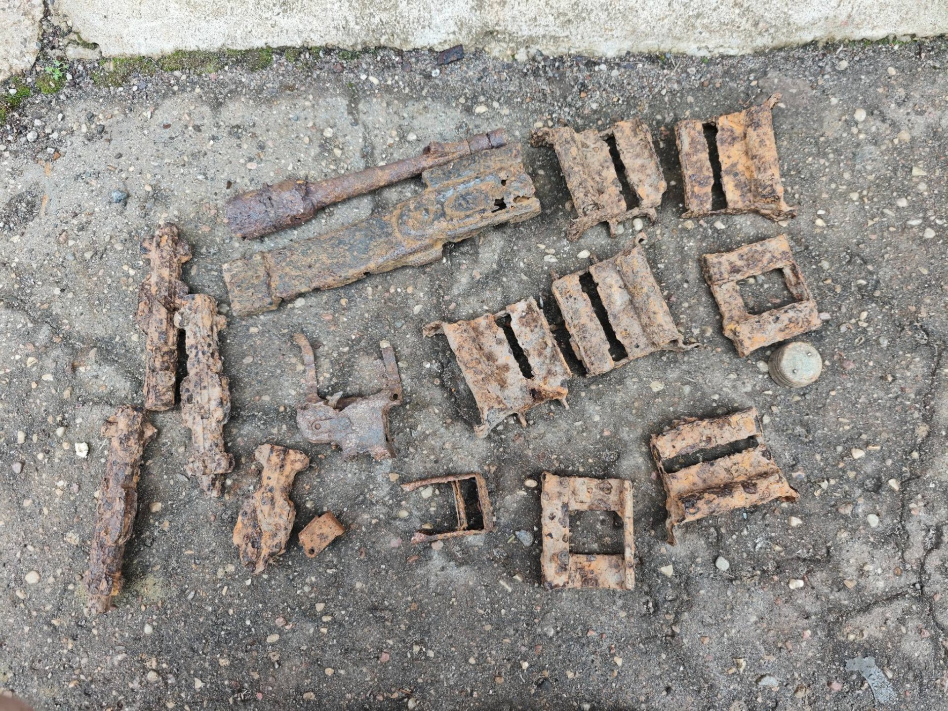 MP40, MG34 und MG42 Ersatzteile – Bodenfund – Bild 2