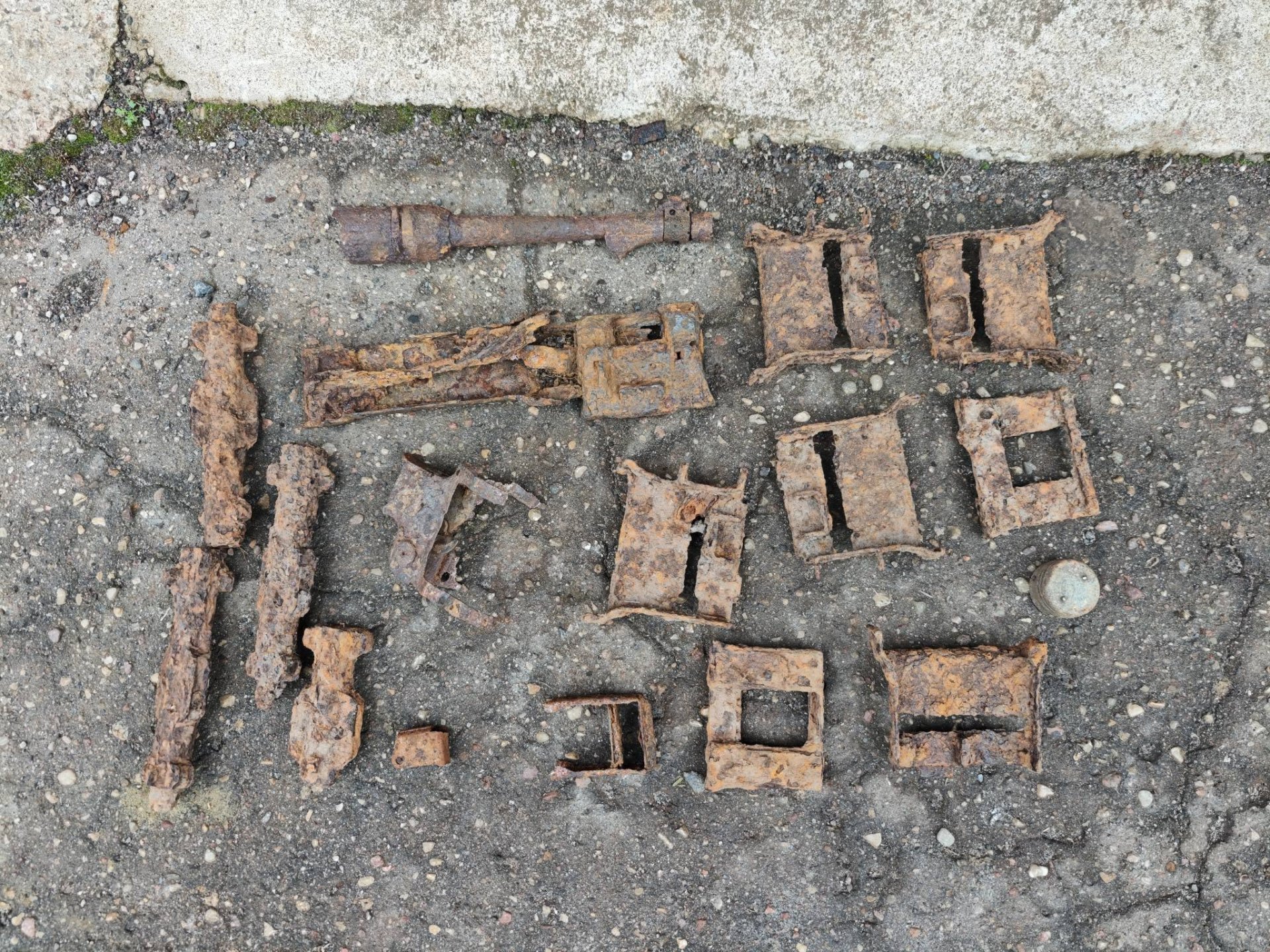 MP40, MG34 und MG42 Ersatzteile – Bodenfund – Bild 1