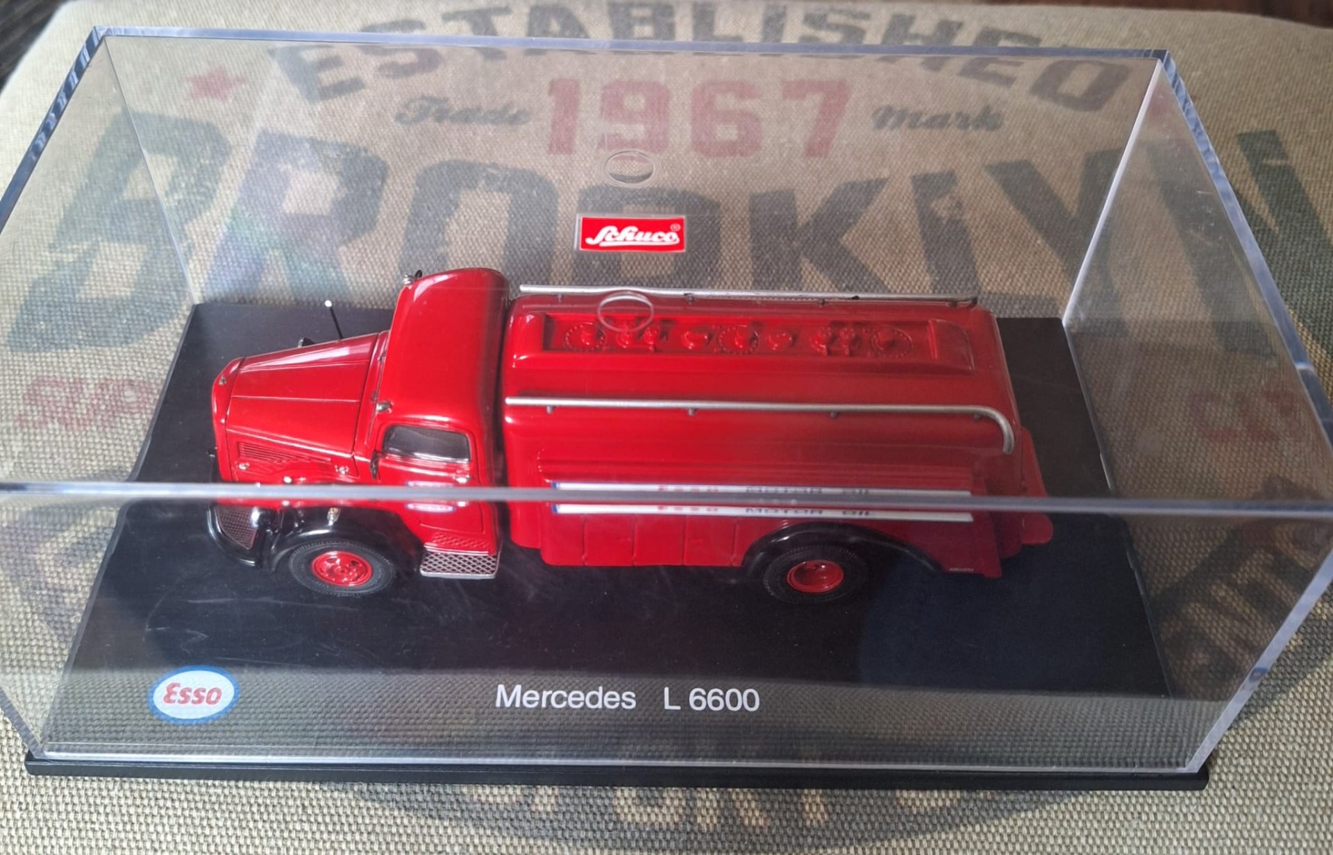 Schuco Sammlermodel - Esso Motor Oil - Tanklaster – Bild 3