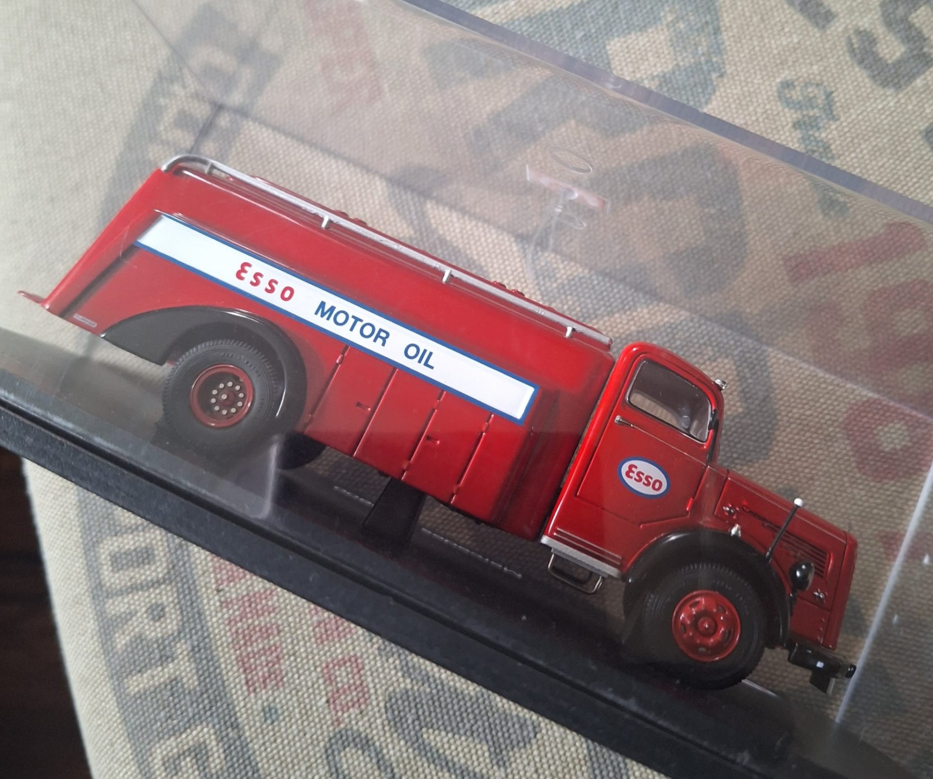 Schuco Sammlermodel - Esso Motor Oil - Tanklaster – Bild 2