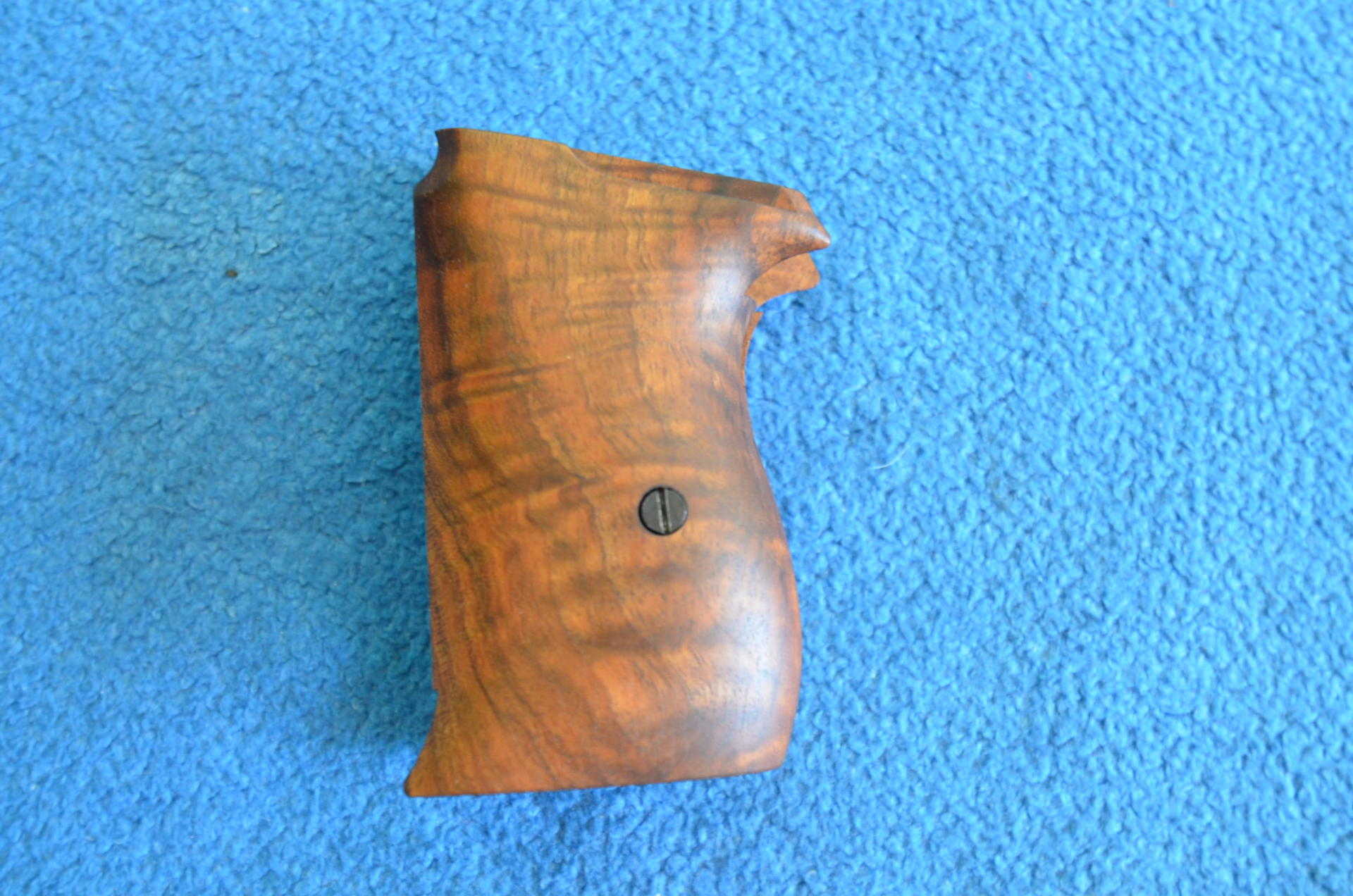 KN HOLZGRIFFSCHALEN FÜR WALTHER PPK -1- – Bild 2