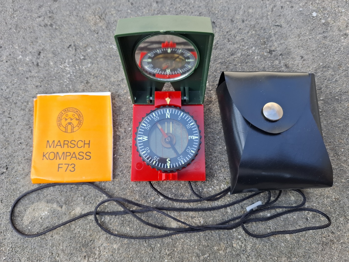 Kompass F 73 Freiberger Präzisionsmechanik, DDR, NVA – Bild 1