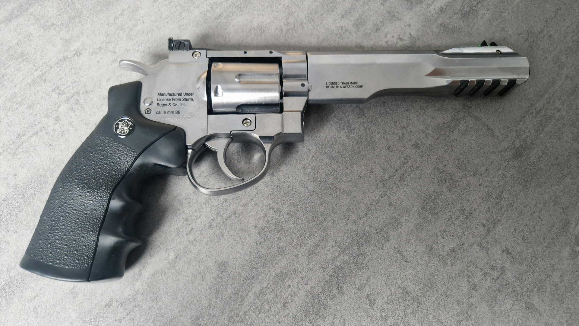 Smith & Wesson 327 TRR8 CO2-Revolver (4,5mm BB) Silber – Komplettset mit Ladehülsen & Zubehör – Bild 2