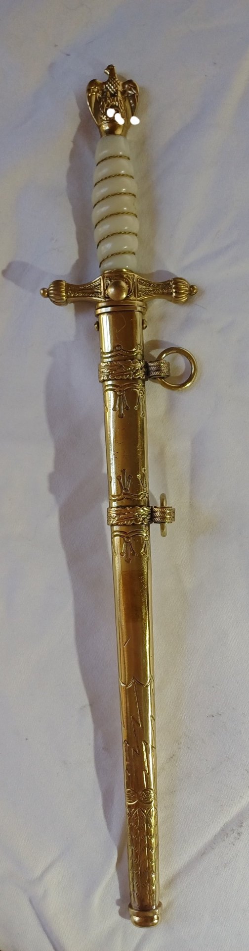 Kriegsmarine Offiziersdolch (M1938) mit Klingenätzung – E. & F. Hörster – Bild 1