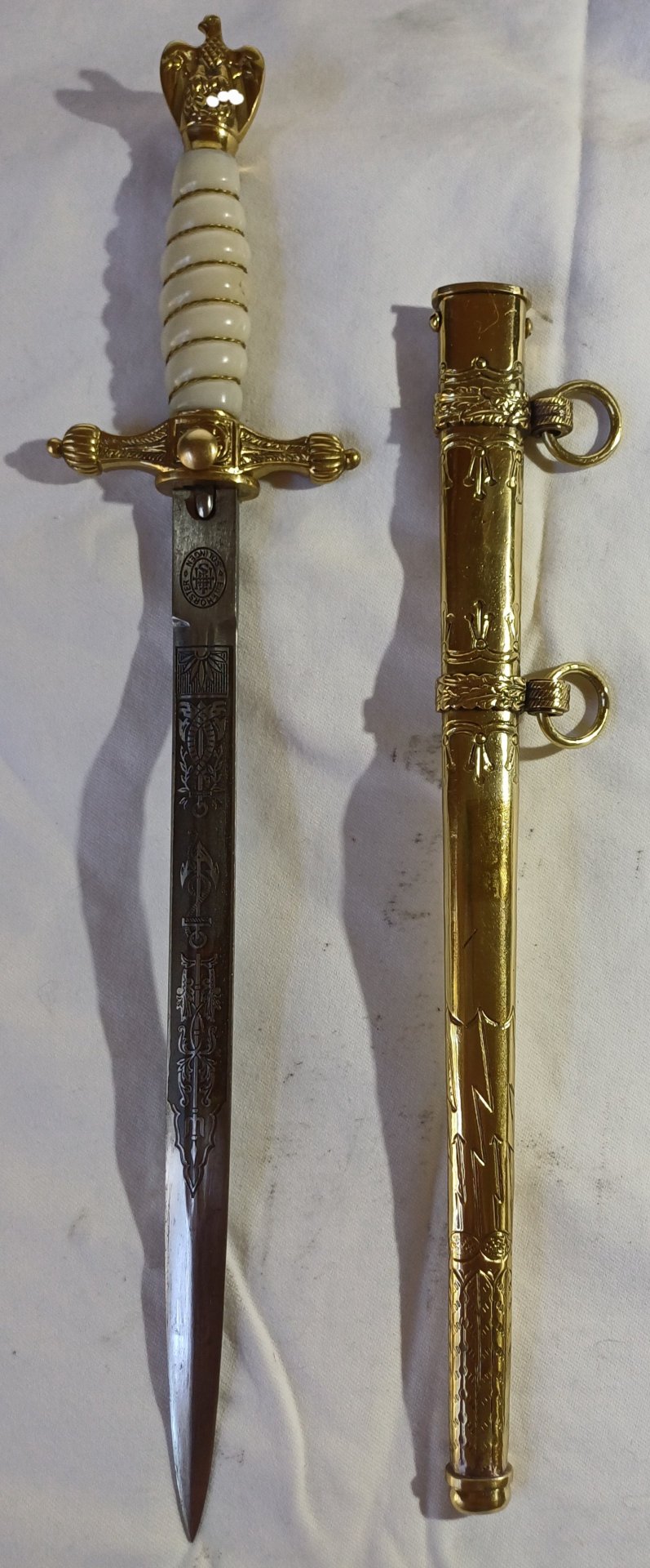 Kriegsmarine Offiziersdolch (M1938) mit Klingenätzung – E. & F. Hörster – Bild 2