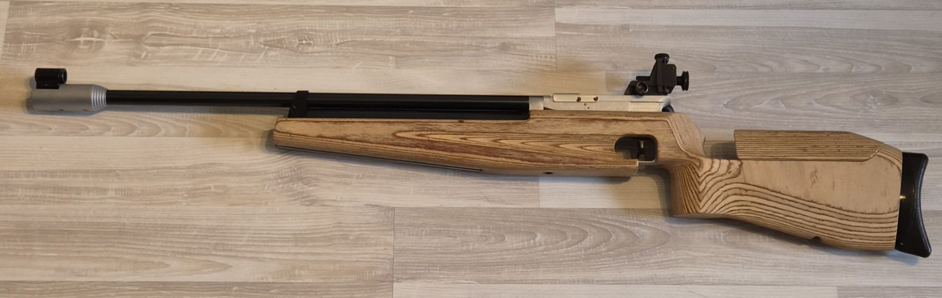 Feinwerkbau 601 Schichtholzschaft Matchluftgewehr – Bild 1
