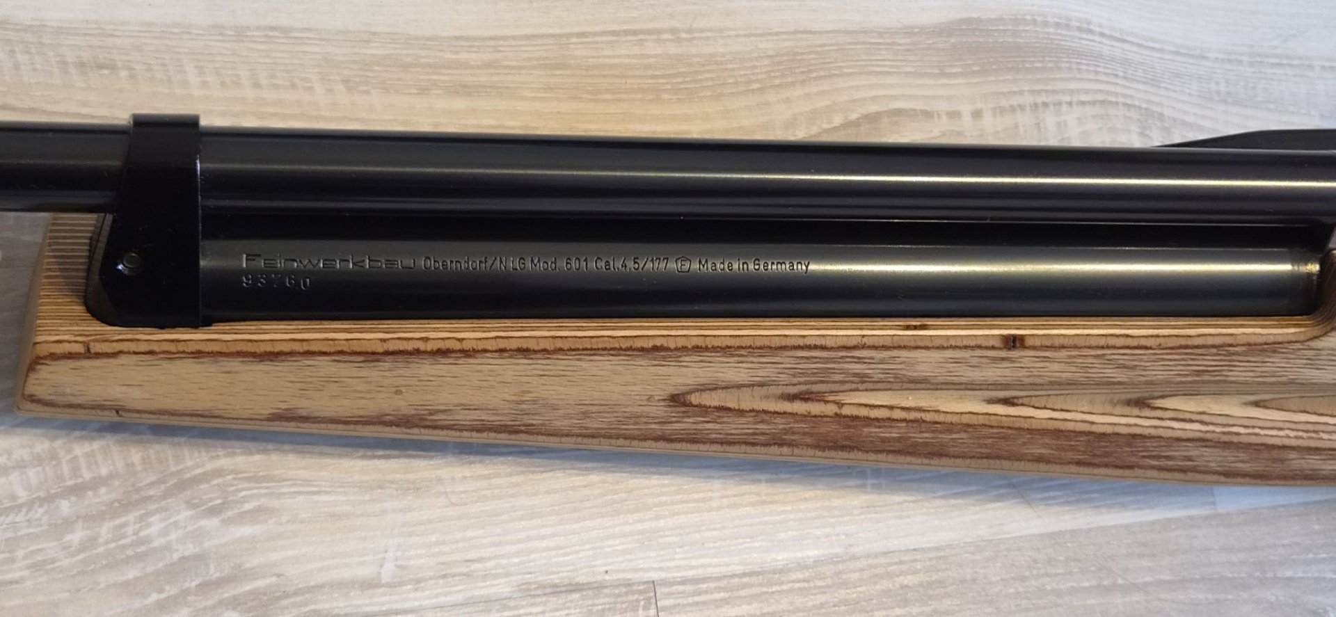 Feinwerkbau 601 Schichtholzschaft Matchluftgewehr – Bild 2