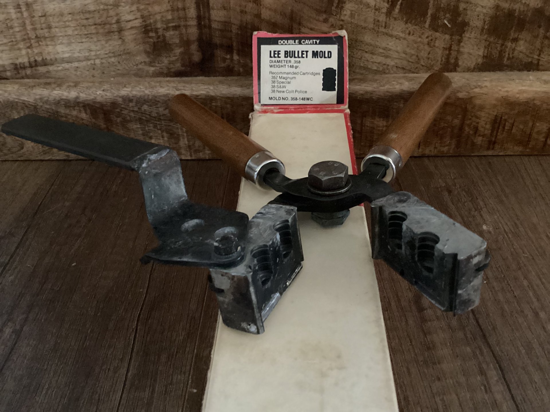 Lee Doppel Kokille WC .358 - 148 gr. - .38 Special .357 Magnum.38 S&W .38 Colt New Police – Bild 1