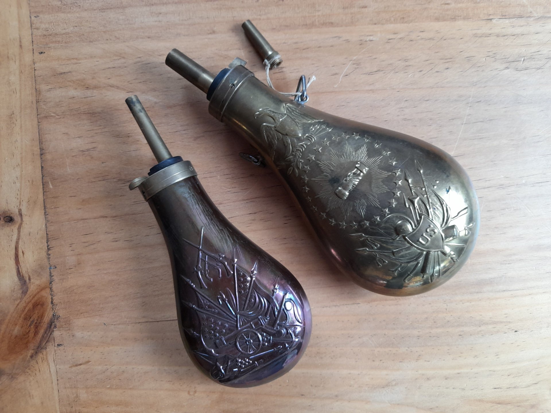 2 Pulverflaschen für Schwarzpulver – Bild 2