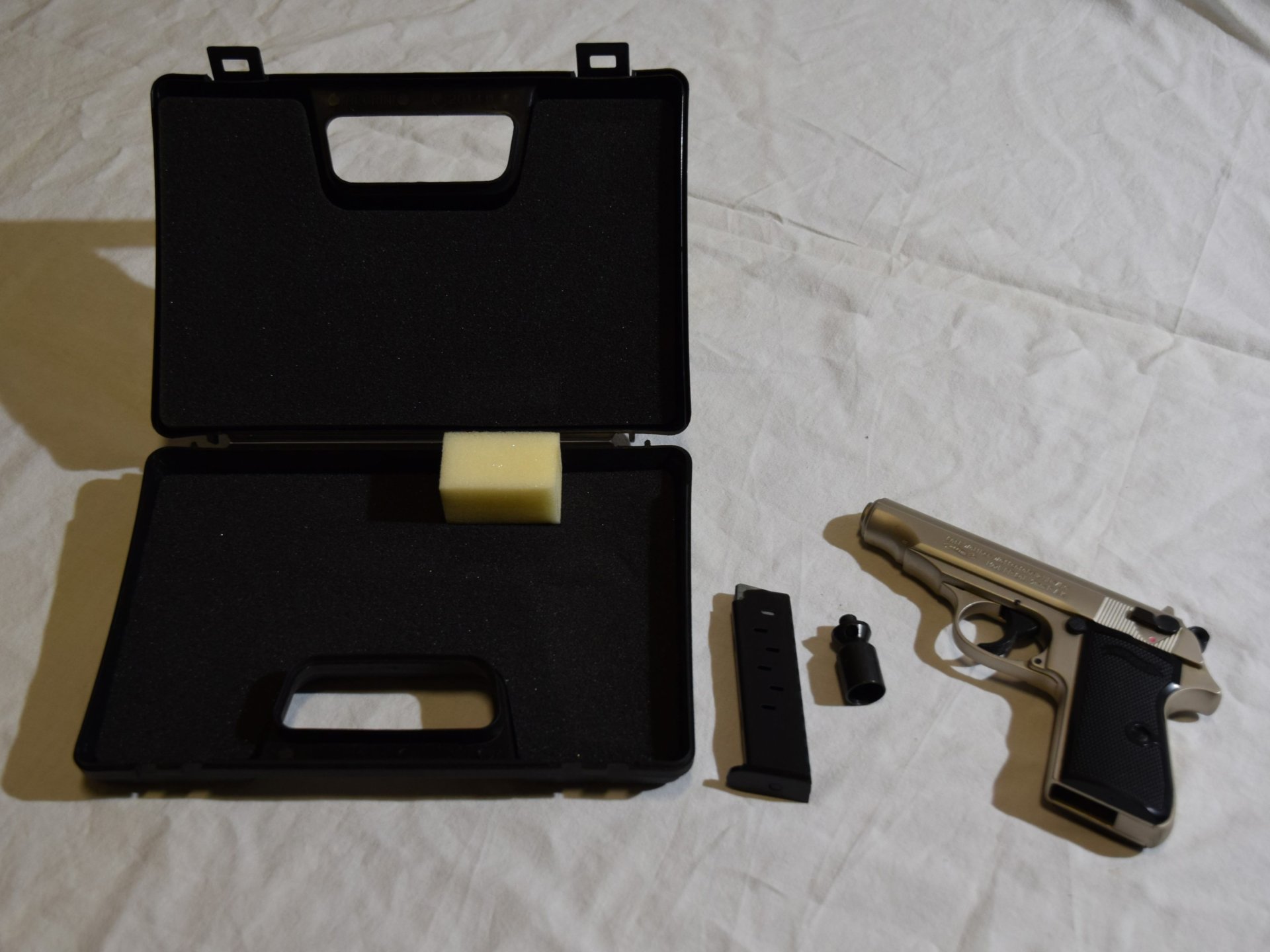Walther PP Vernickelt Cal. 9mm P.A.K. – Bild 1