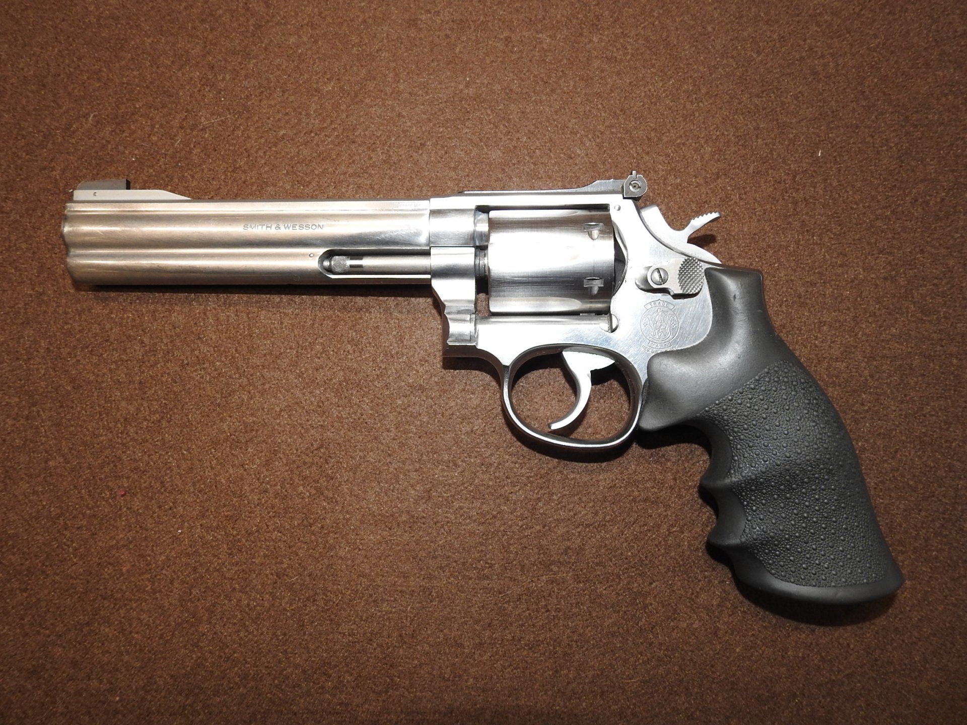 Revolver Smith & Wesson Model 617-1, 6 Zoll, Kal. .22lr. – Bild 1