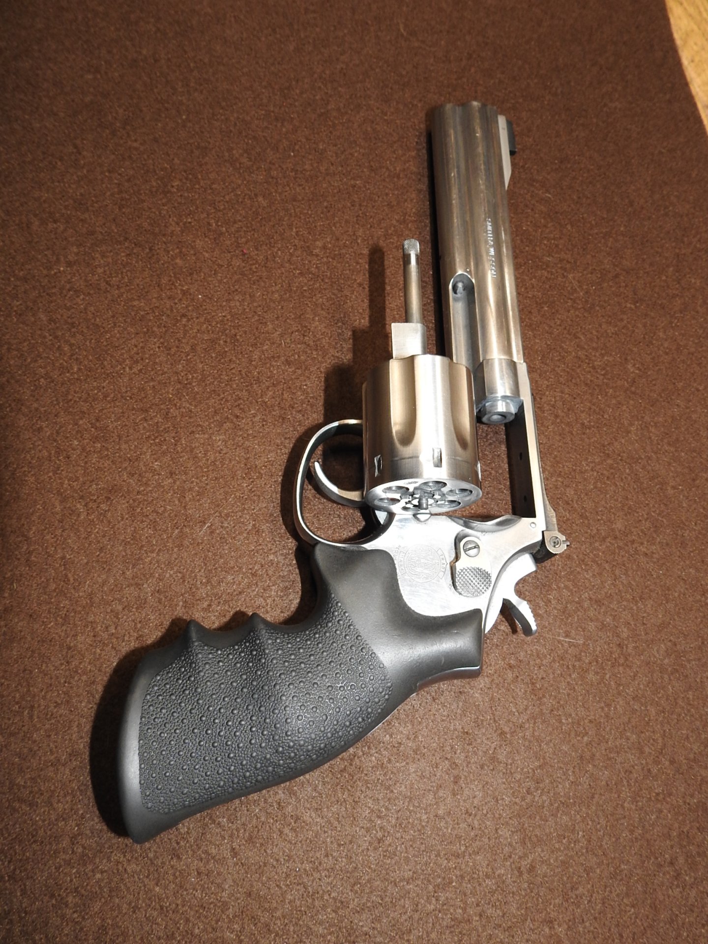 Revolver Smith & Wesson Model 617-1, 6 Zoll, Kal. .22lr. – Bild 3