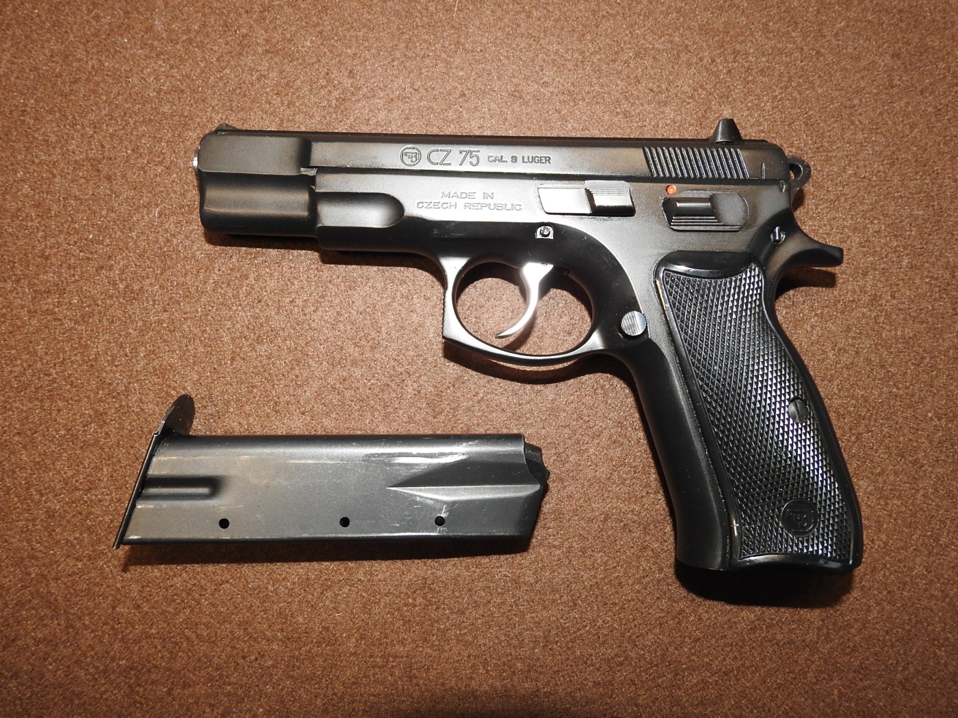 Halbautomatische Pistole CZ , Mod 75, Kal. 9mm Luger – Bild 3