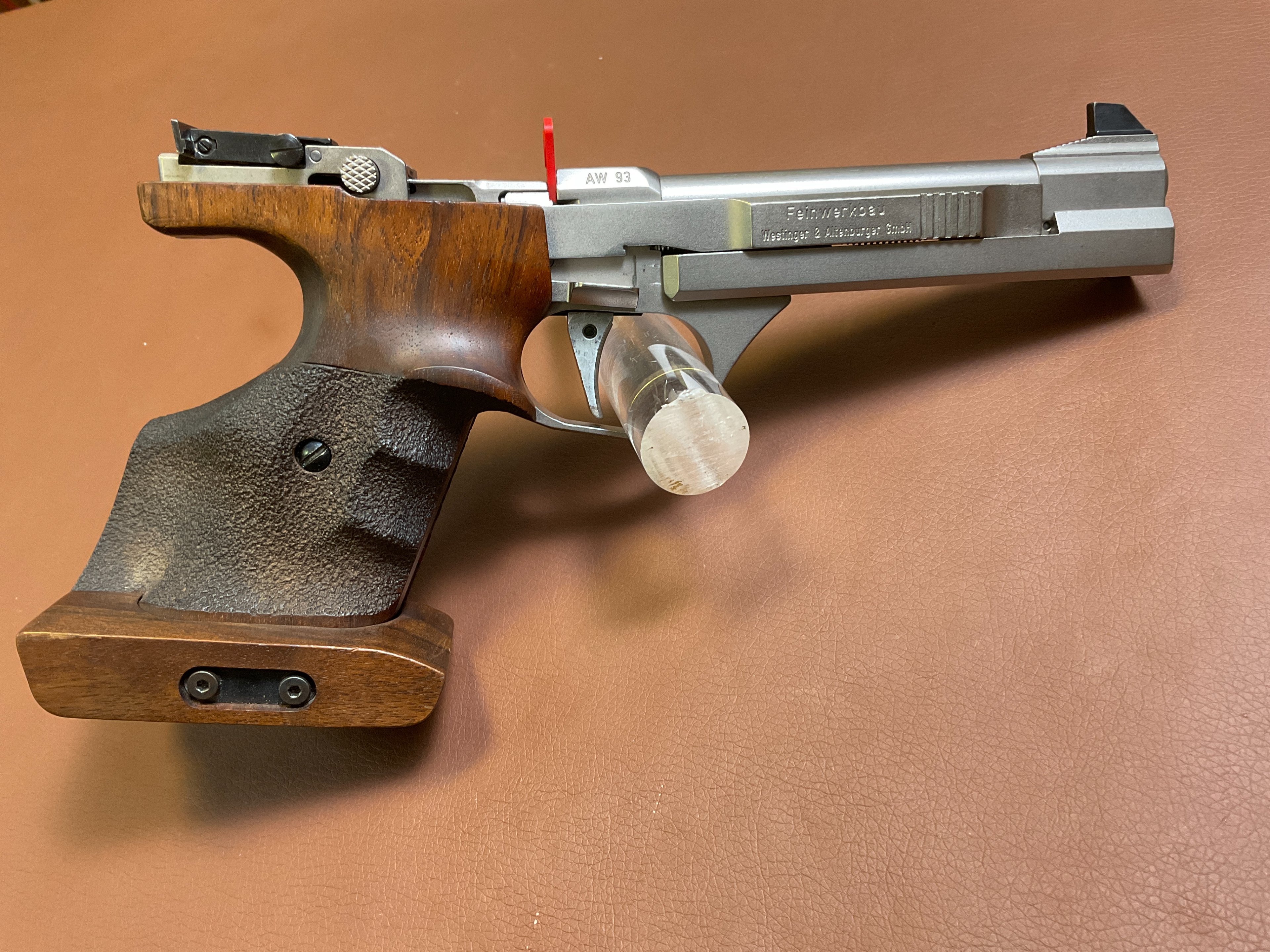 Sportpistole Feinwerkbau Mod. AW93 im Kaliber .22lr SNR 2655 – Bild 1