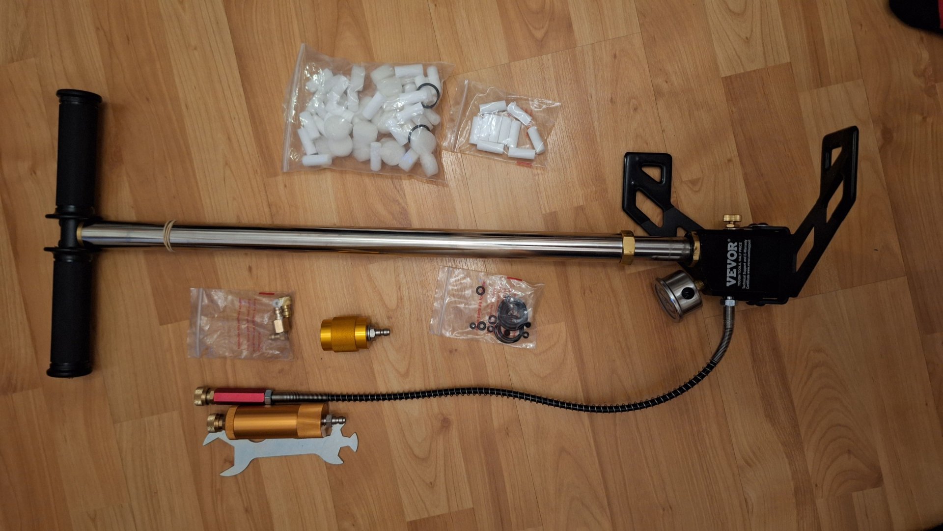 3-Stufen-PCP-Pressluftpumpe bis 300 Bar / 4500PSI >>> unbenutzt mit Zubehör – Bild 1