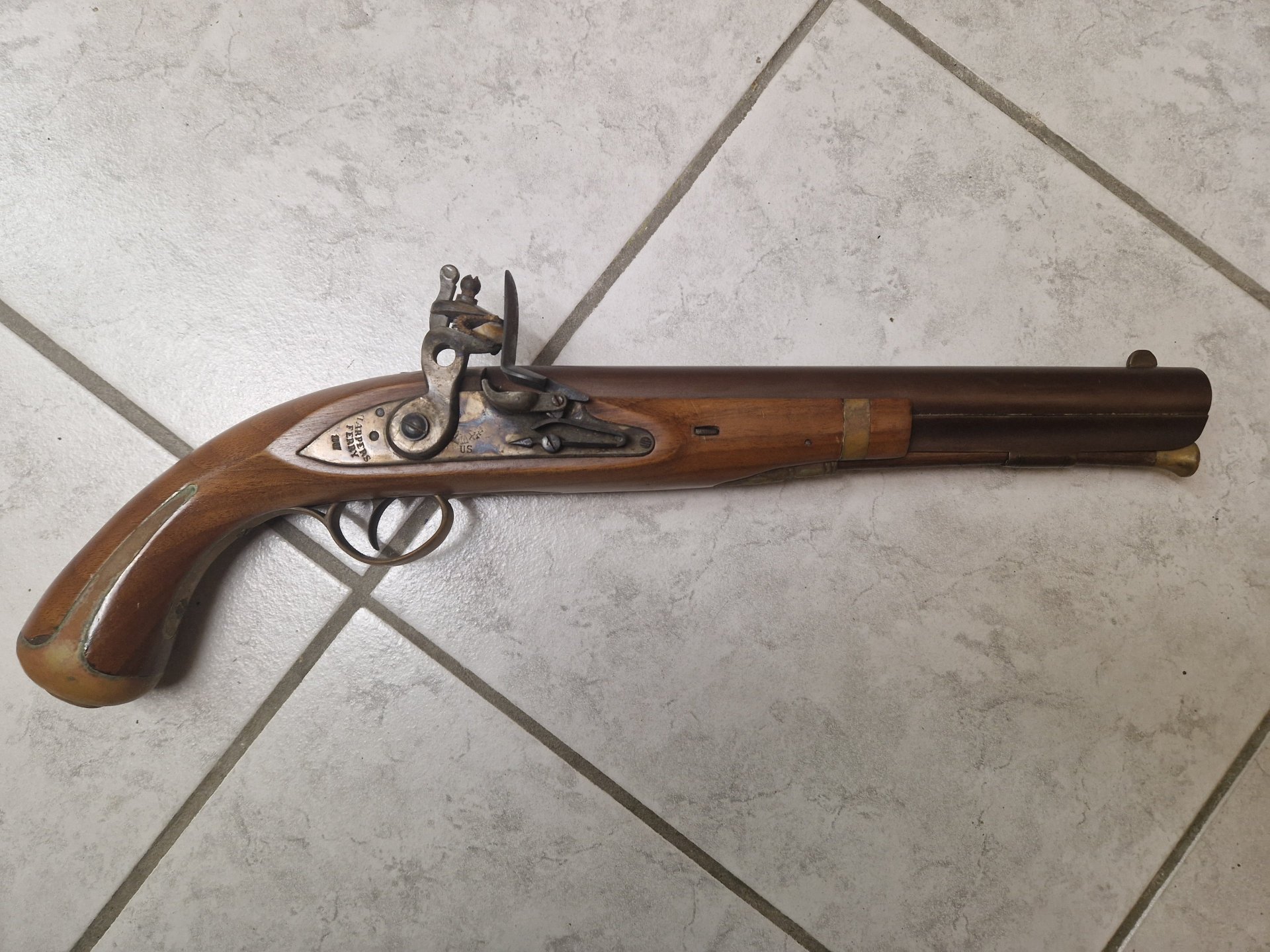 Steinschlosspistole Pedersoli Harpers Ferry Kaliber .58 – Bild 1