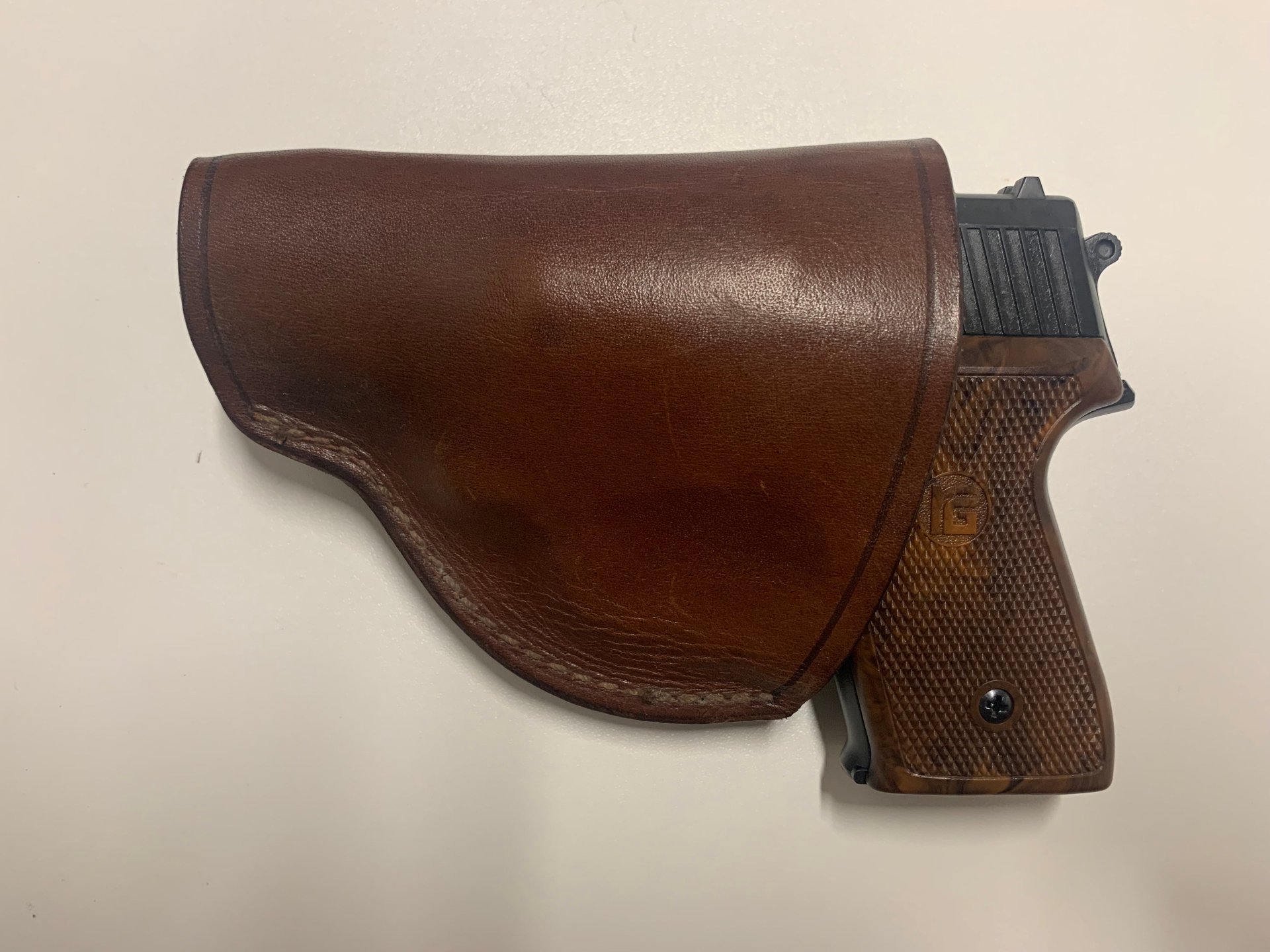 Brian C. Foster IWB-Lederholster für Pistolen – Bild 2