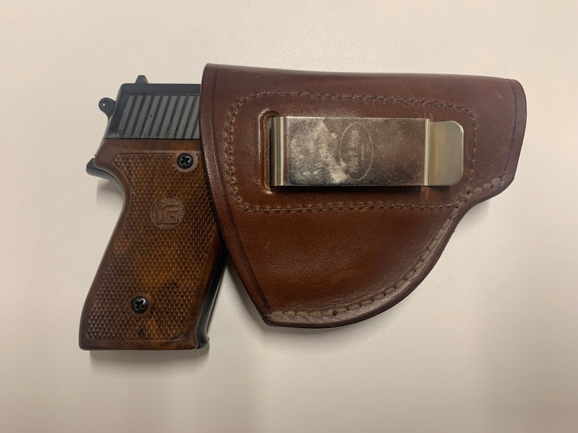 Brian C. Foster IWB-Lederholster für Pistolen – Bild 1