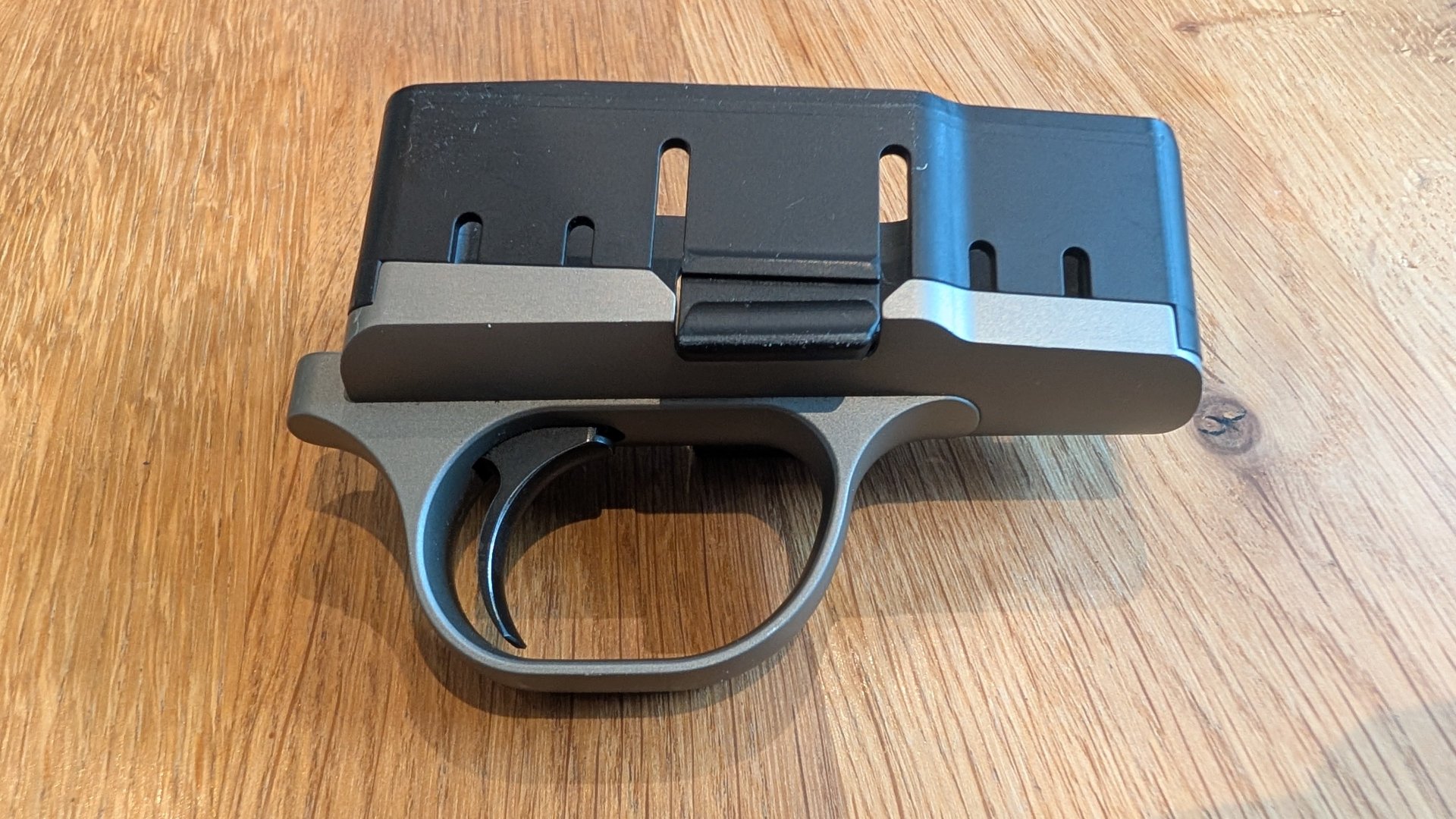Blaser R8 Abzug Grau Rückstecher von Waffen Beer mit Metall Züngel – Bild 1