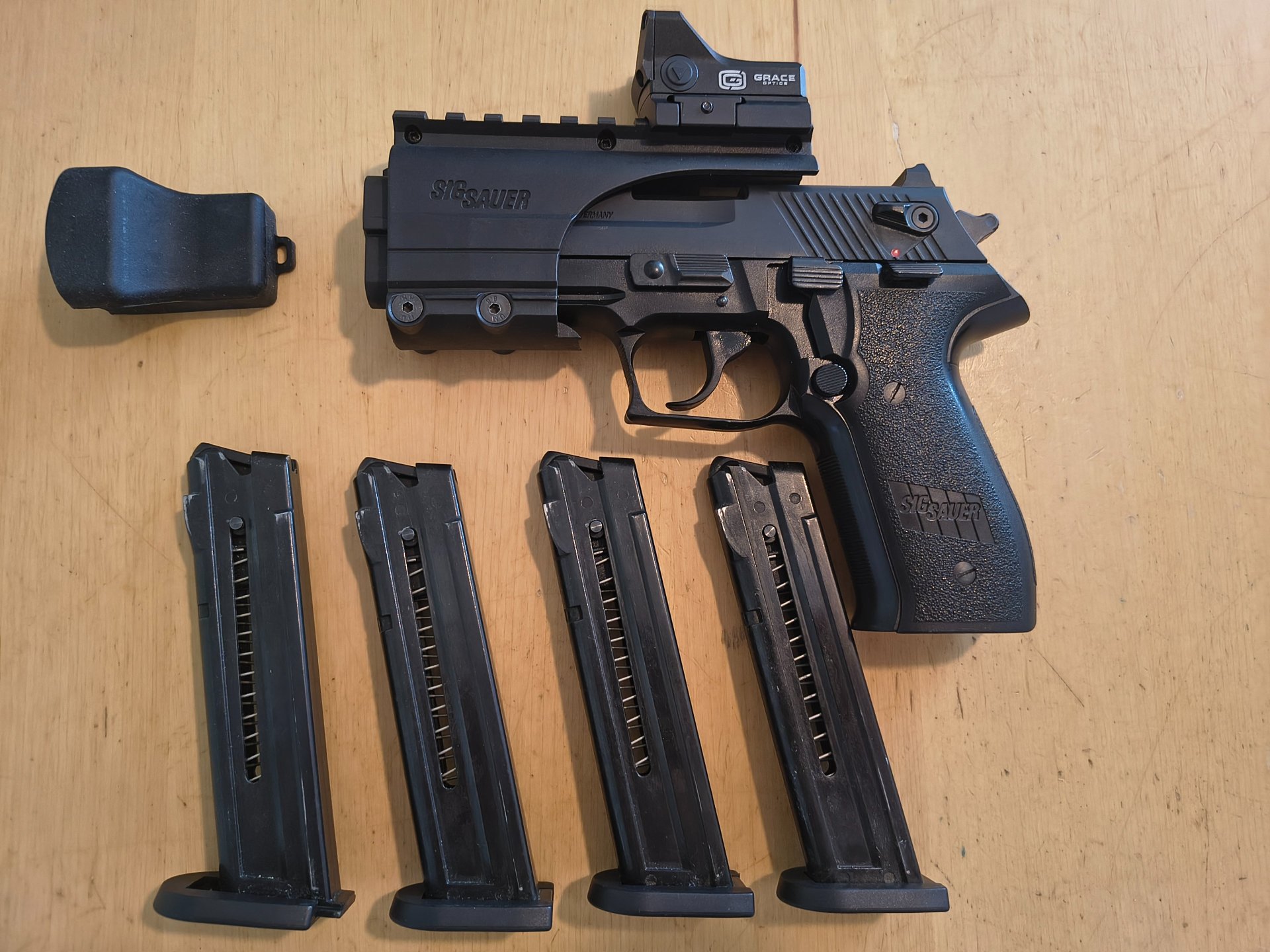 SigSauer Mosquito 22 lr. + 4 Magazine + Bridge + Reddot | Originalkoffer mit Schloss, Zubehör... – Bild 1