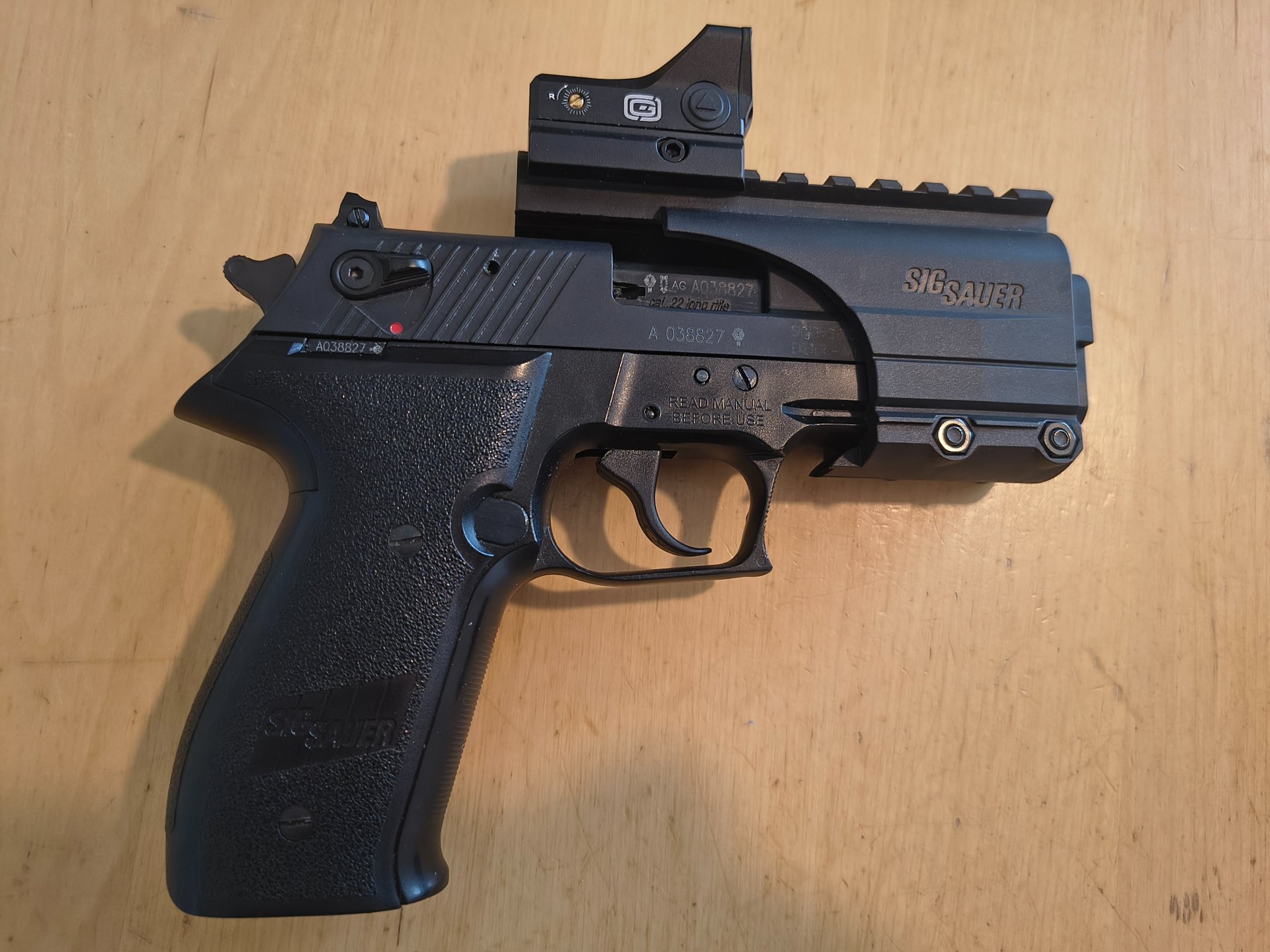 SigSauer Mosquito 22 lr. + 4 Magazine + Bridge + Reddot | Originalkoffer mit Schloss, Zubehör... – Bild 2