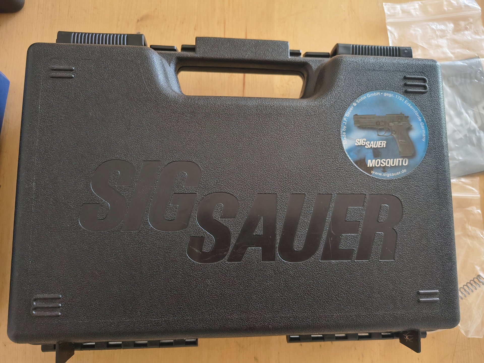 SigSauer Mosquito 22 lr. + 4 Magazine + Bridge + Reddot | Originalkoffer mit Schloss, Zubehör... – Bild 3