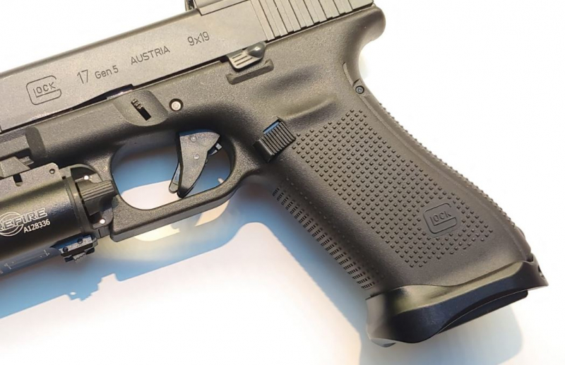 Glock 17 /34 Gen.5 Competition Magwell Magazintrichter Alu – Bild 2