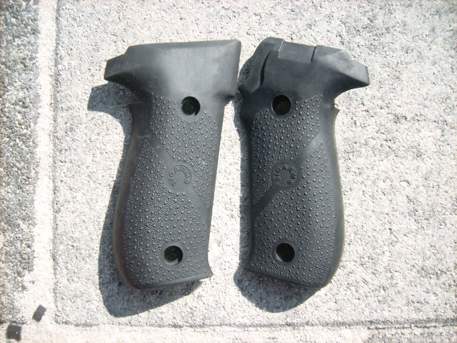 Org. Griffschalen für SIG SAUER P226 X-Reihe – Bild 1