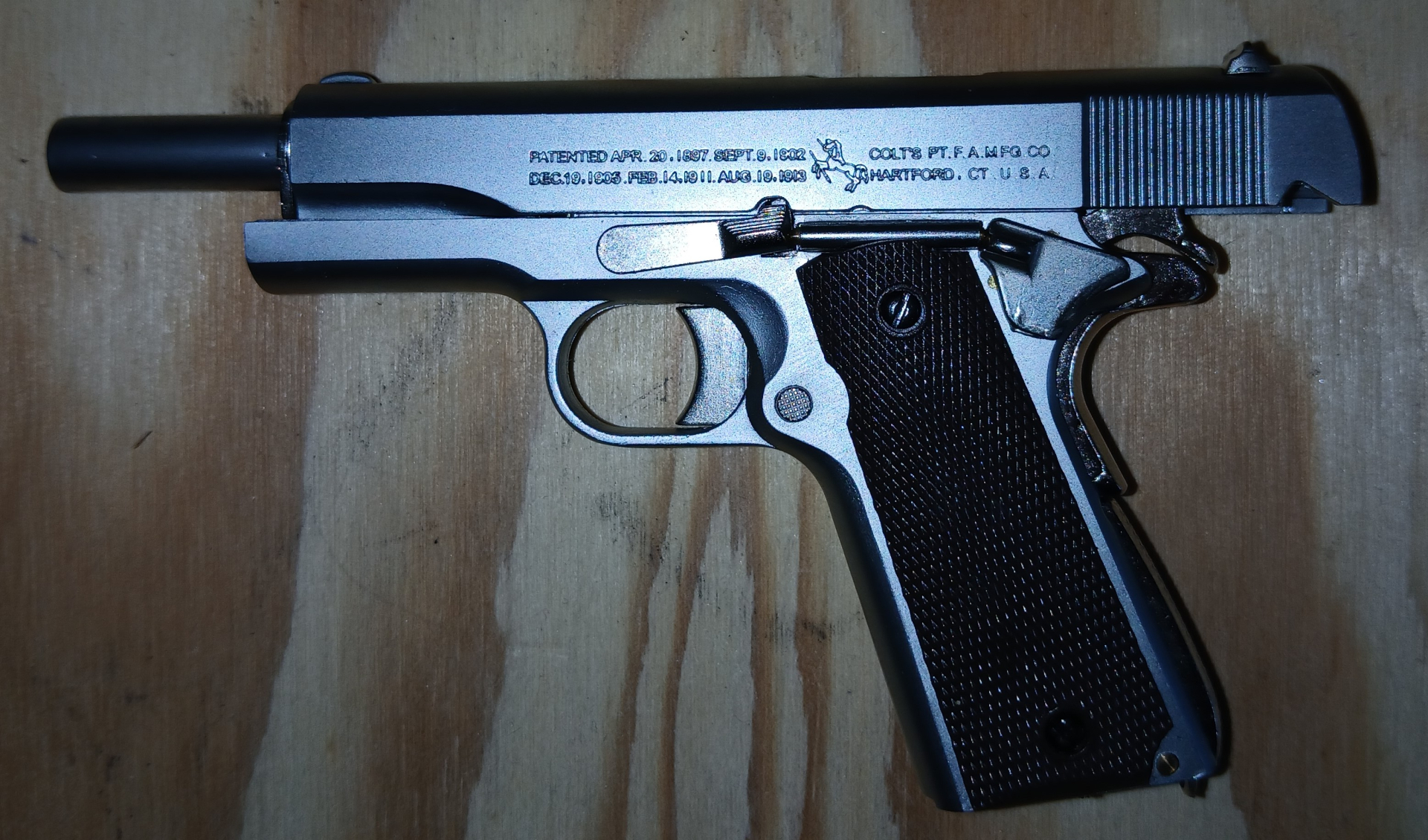 Colt Goverment .45 Stainless Maßstab 1:2 Modellpistole Miniatur – Bild 3