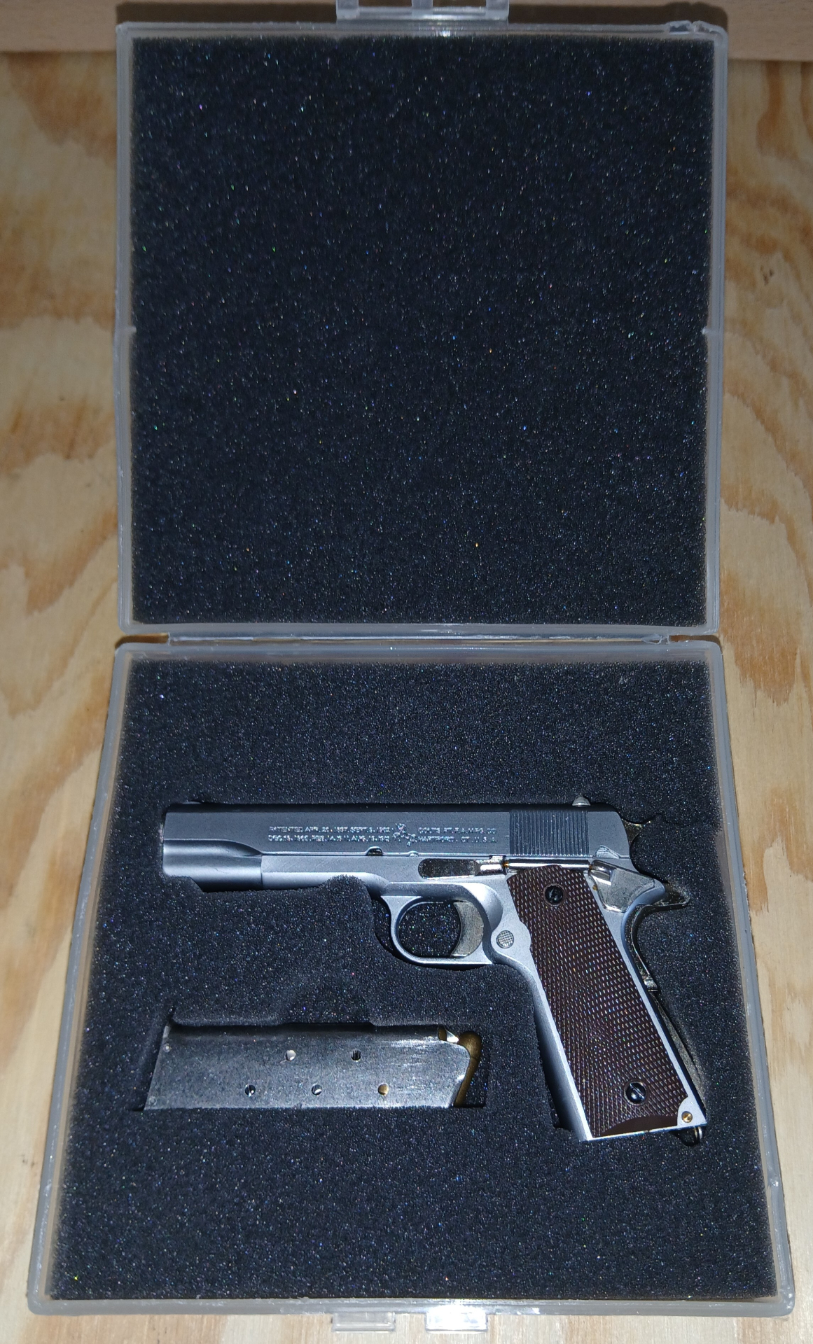 Colt Goverment .45 Stainless Maßstab 1:2 Modellpistole Miniatur – Bild 1